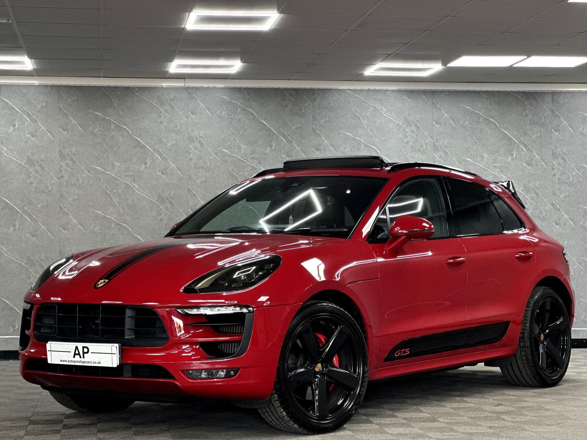 2016 Porsche Macan - Image 4
