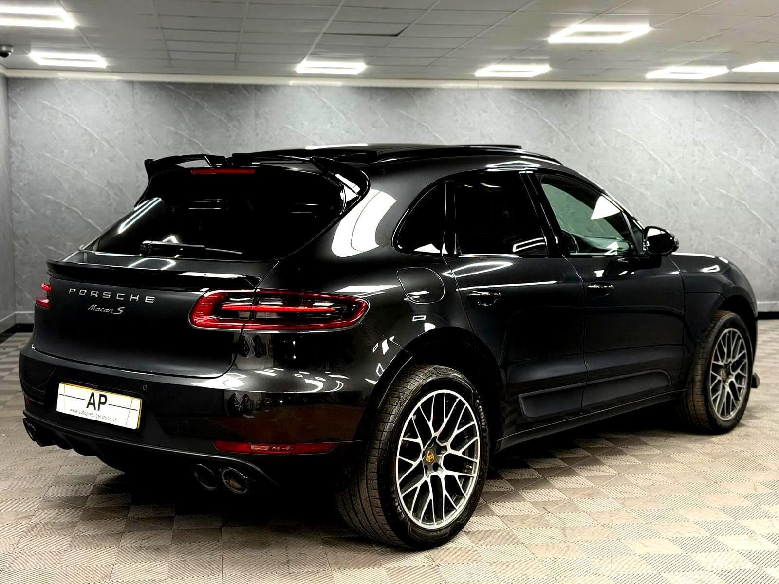2017 Porsche Macan - Thumbnail 22