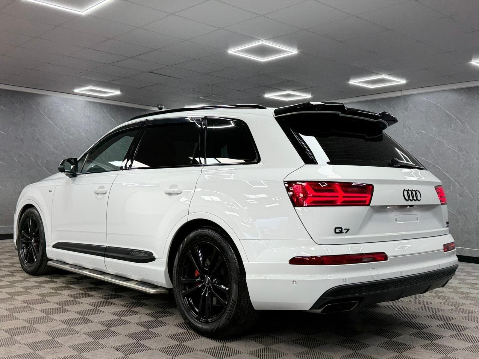 2017 Audi Q7 - Thumbnail 18
