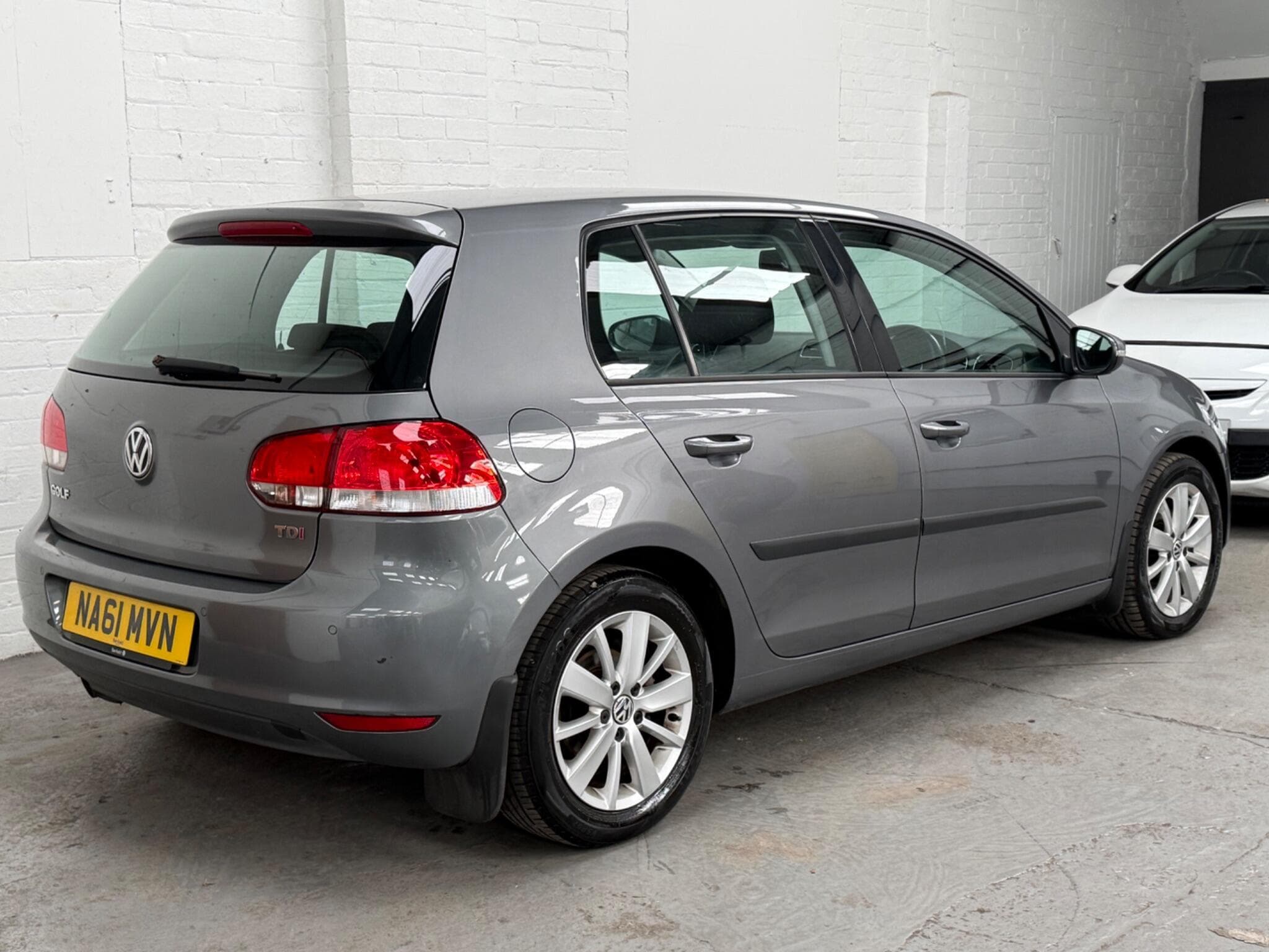 2011 Volkswagen Golf - Thumbnail 5