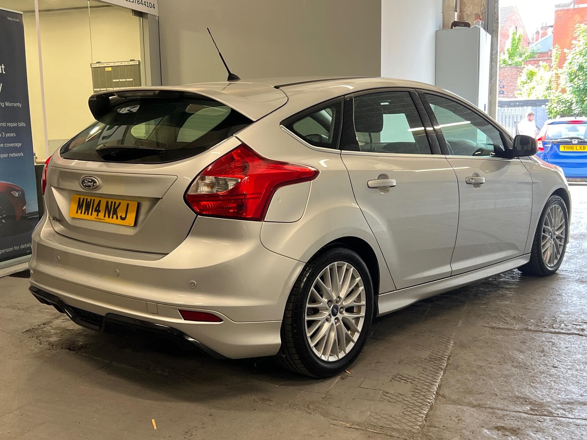 2014 Ford Focus - Thumbnail 9