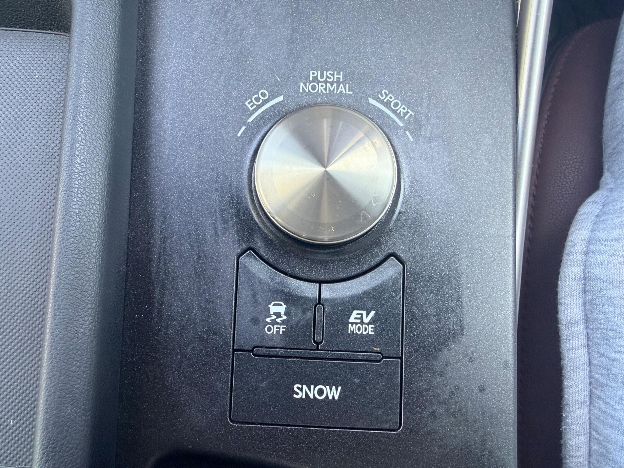 2017 Lexus IS - Thumbnail 32