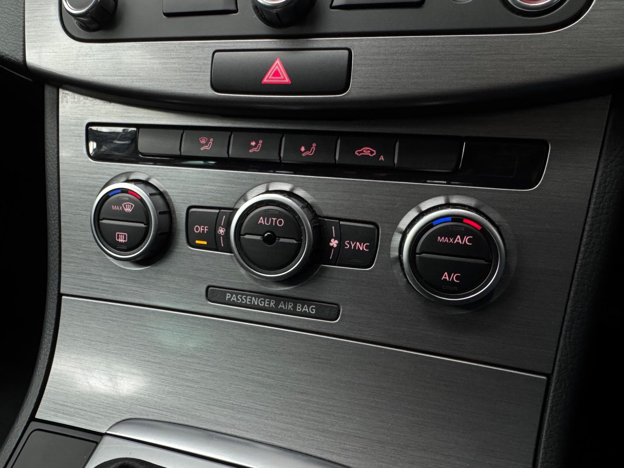 2013 Volkswagen Passat - Thumbnail 18