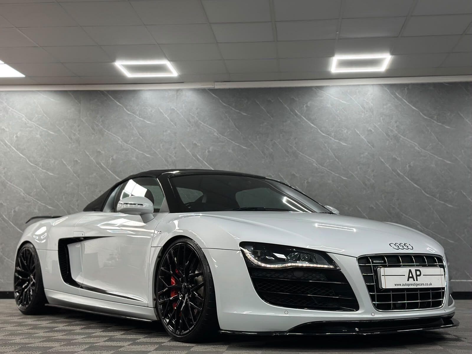 2010 Audi R8 - Thumbnail 51