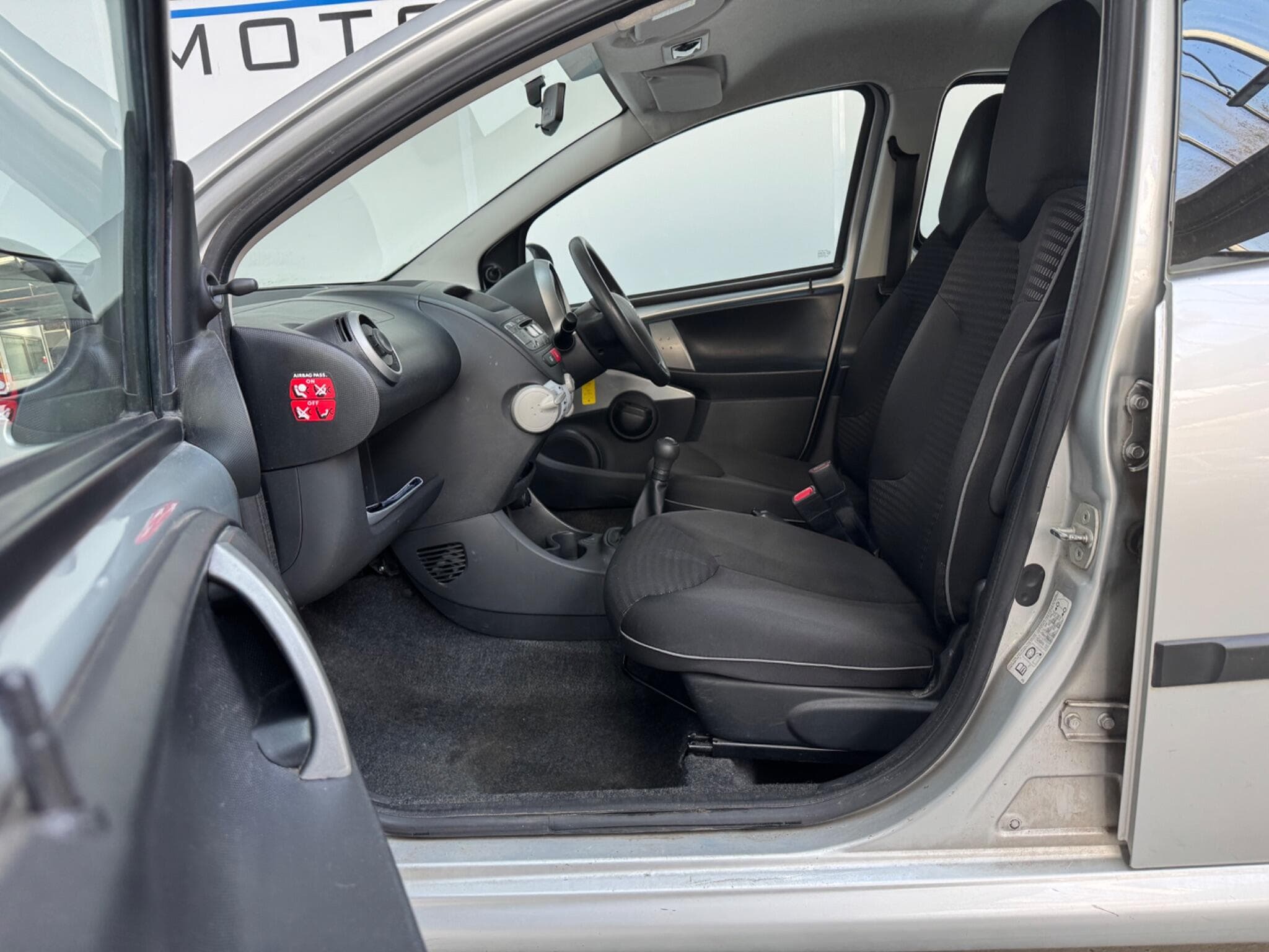 2012 Peugeot 107 - Thumbnail 7