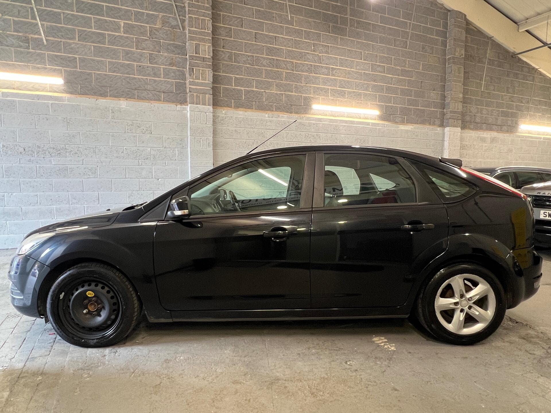 2009 Ford Focus - Thumbnail 10