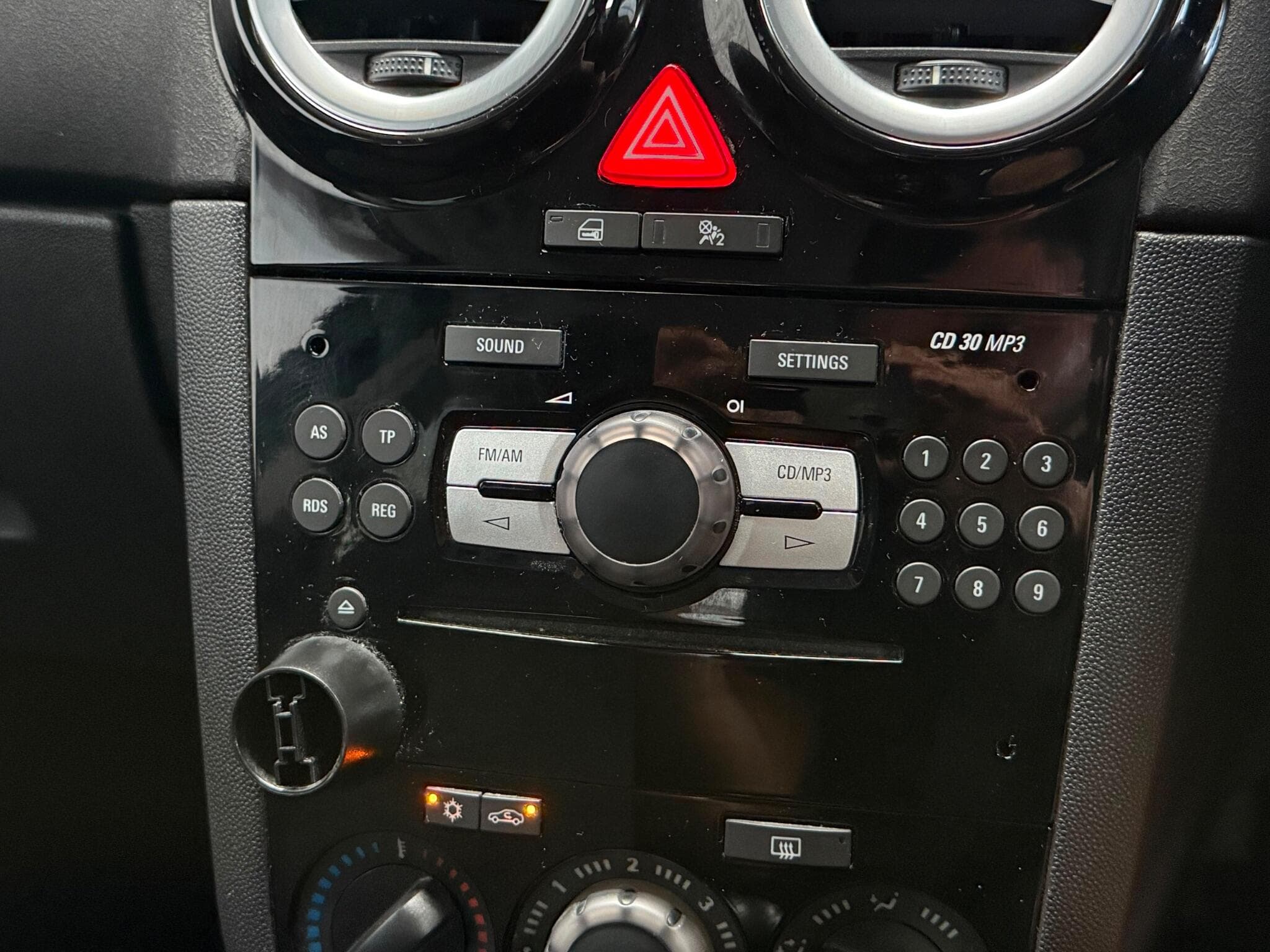 2012 Vauxhall Corsa - Thumbnail 27