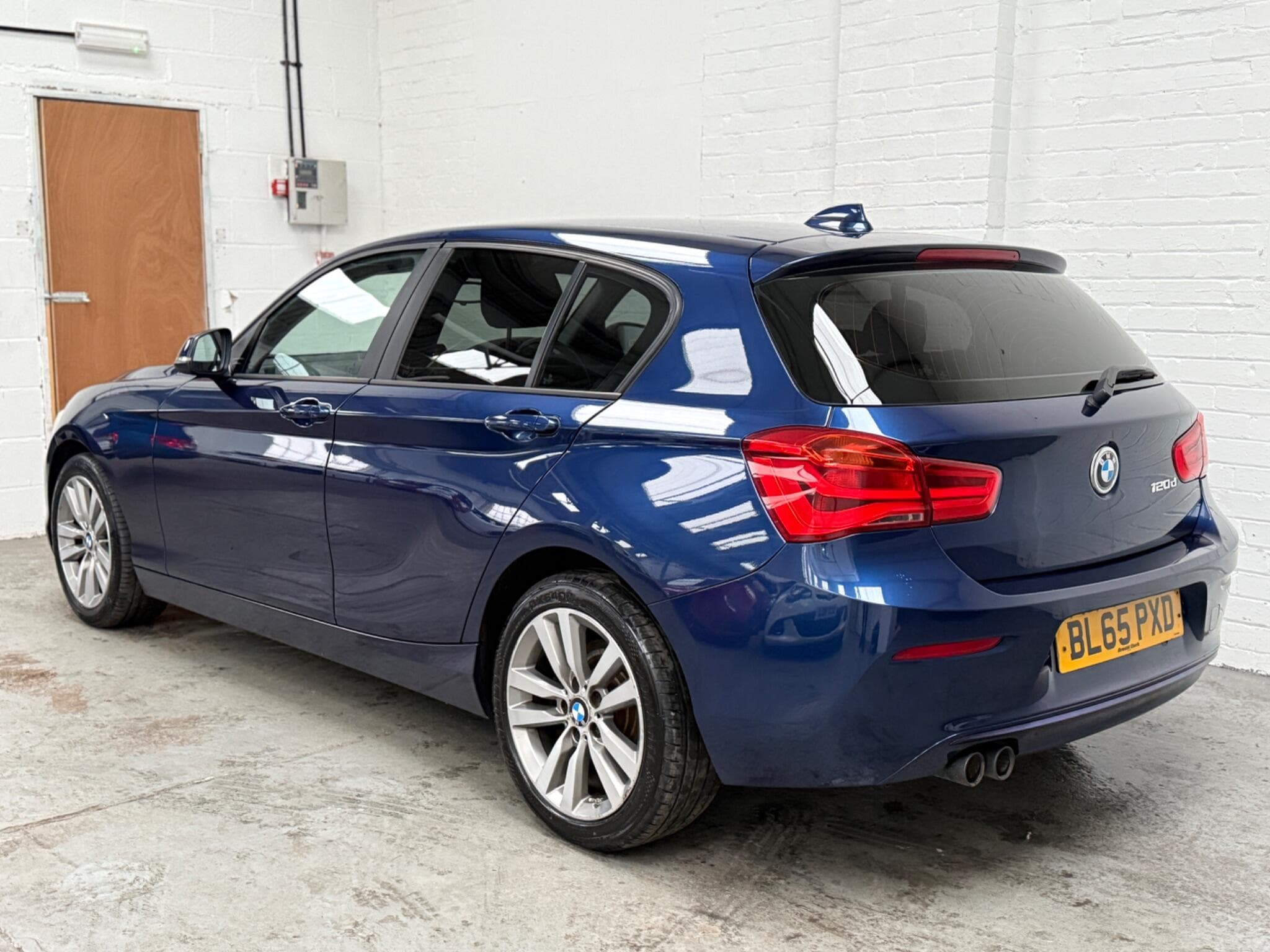 2016 BMW 1 Series - Thumbnail 5