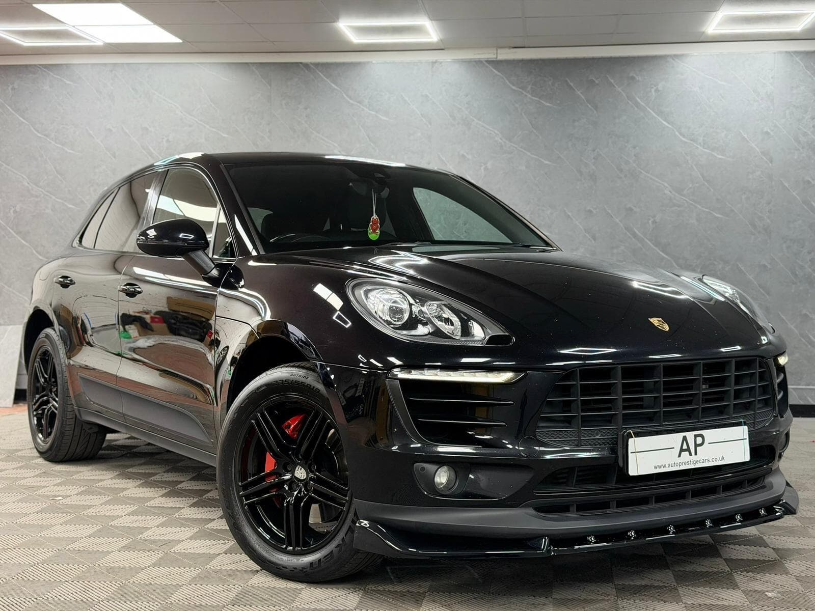 2017 Porsche Macan - Main