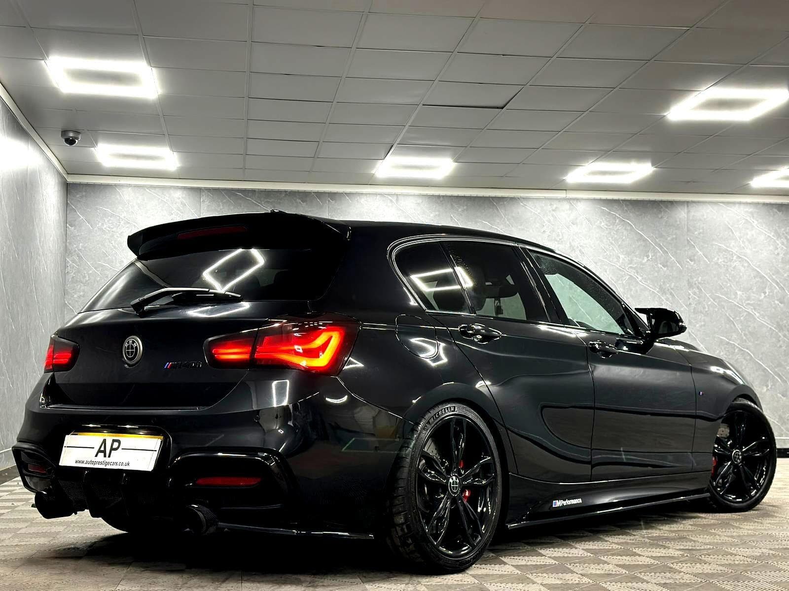 2017 BMW 1 Series - Thumbnail 4