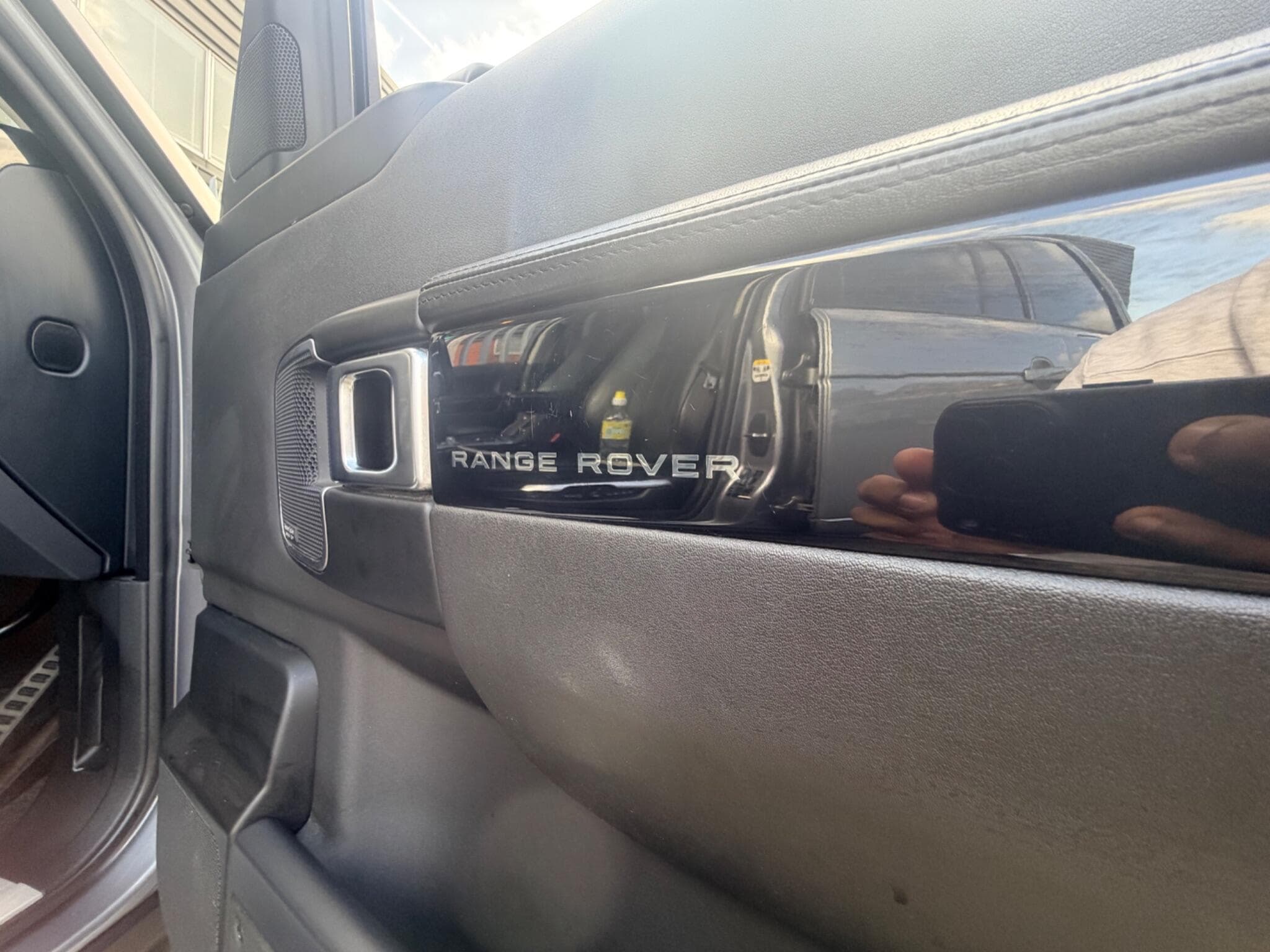 2012 Land Rover Range Rover - Thumbnail 23