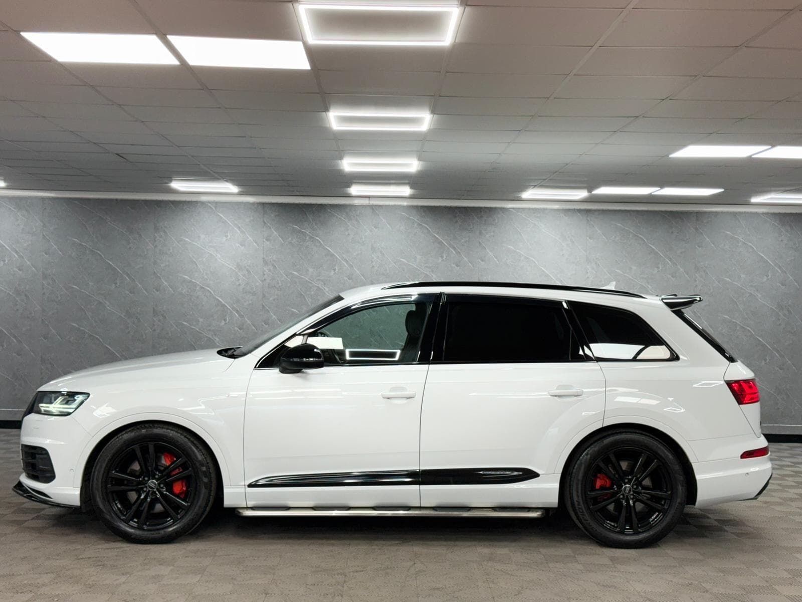 2017 Audi Q7 - Thumbnail 14