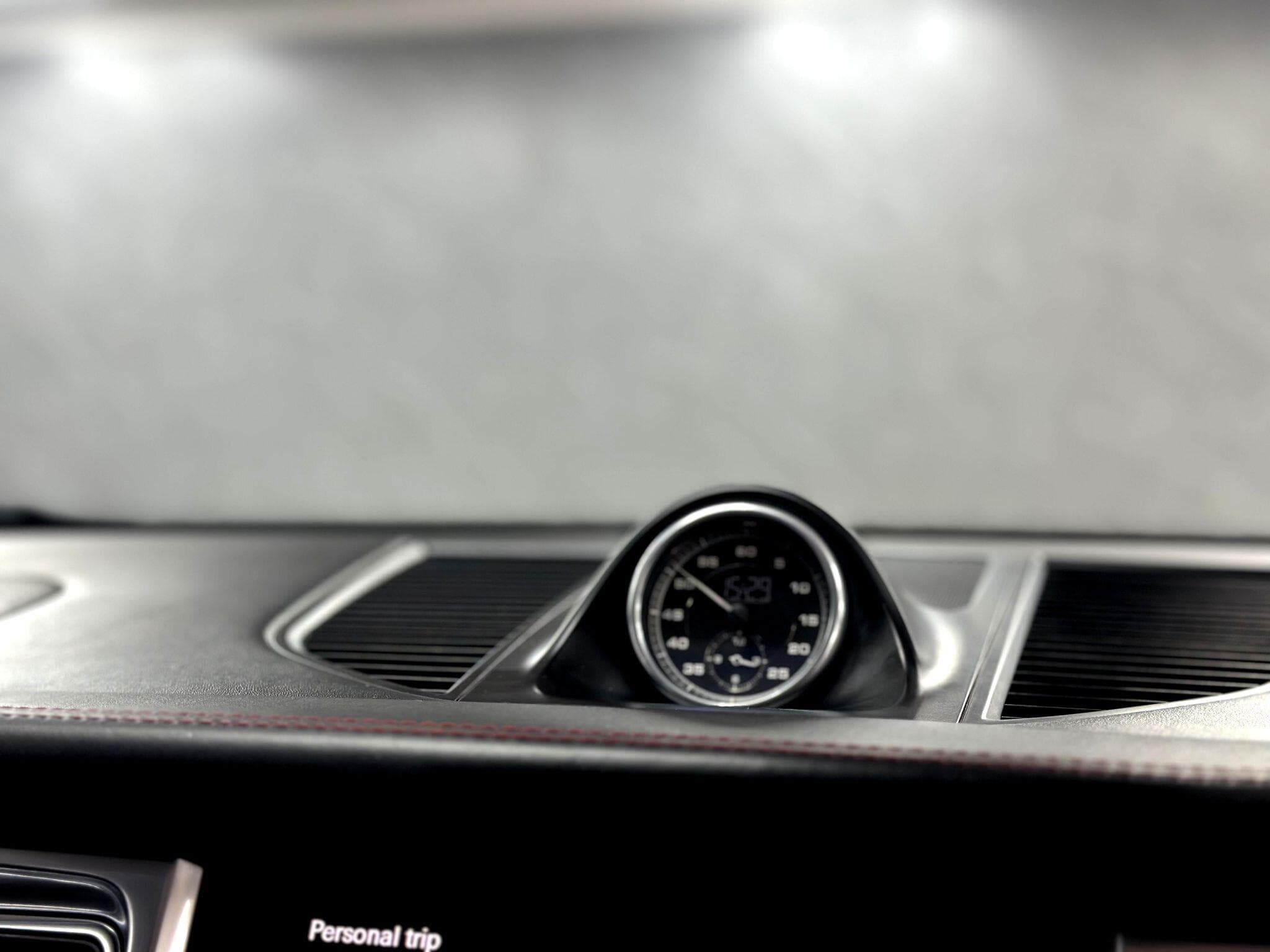 2016 Porsche Macan - Thumbnail 43