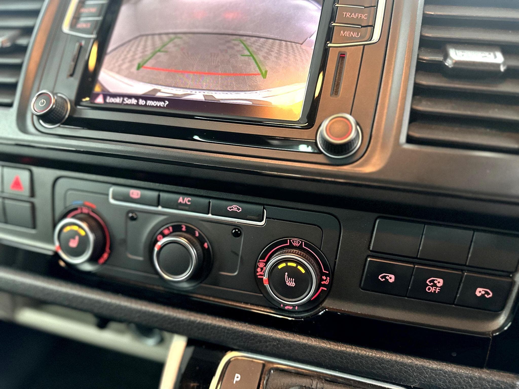 2016 Volkswagen Transporter - Thumbnail 24