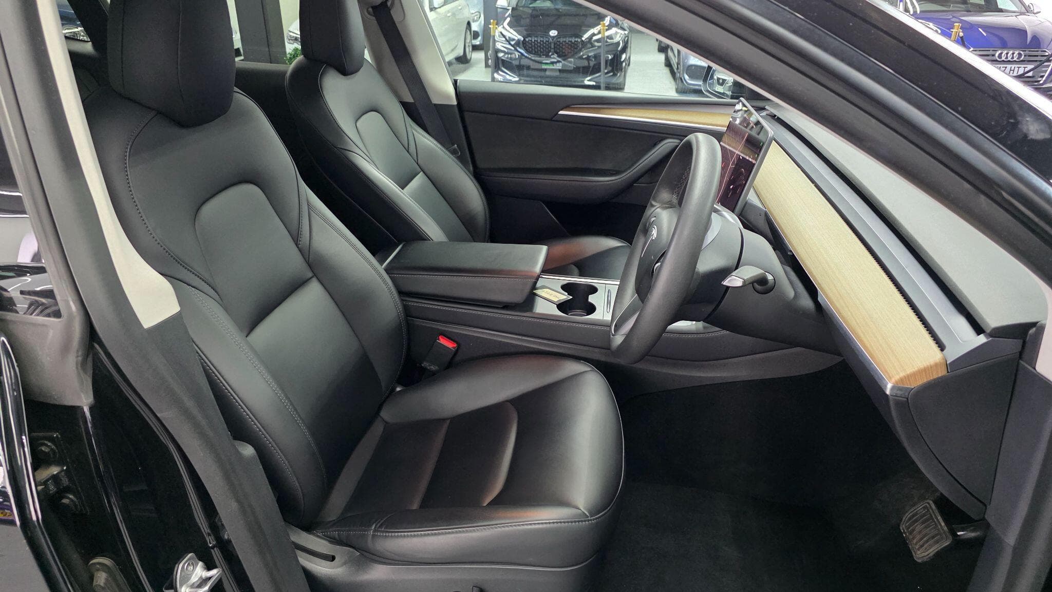 2022 Tesla Model Y - Thumbnail 13