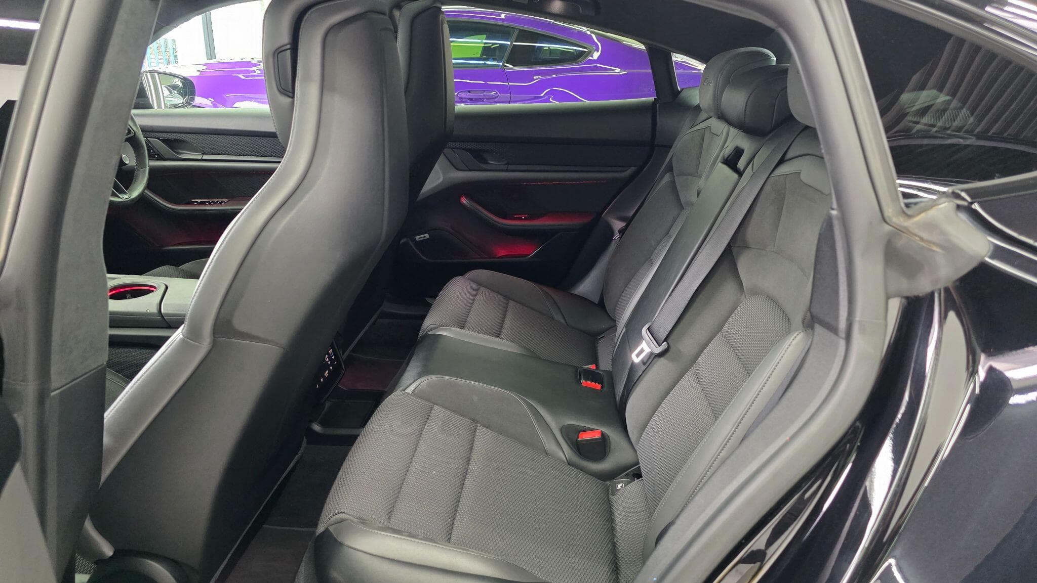 2020 Porsche Taycan - Thumbnail 23