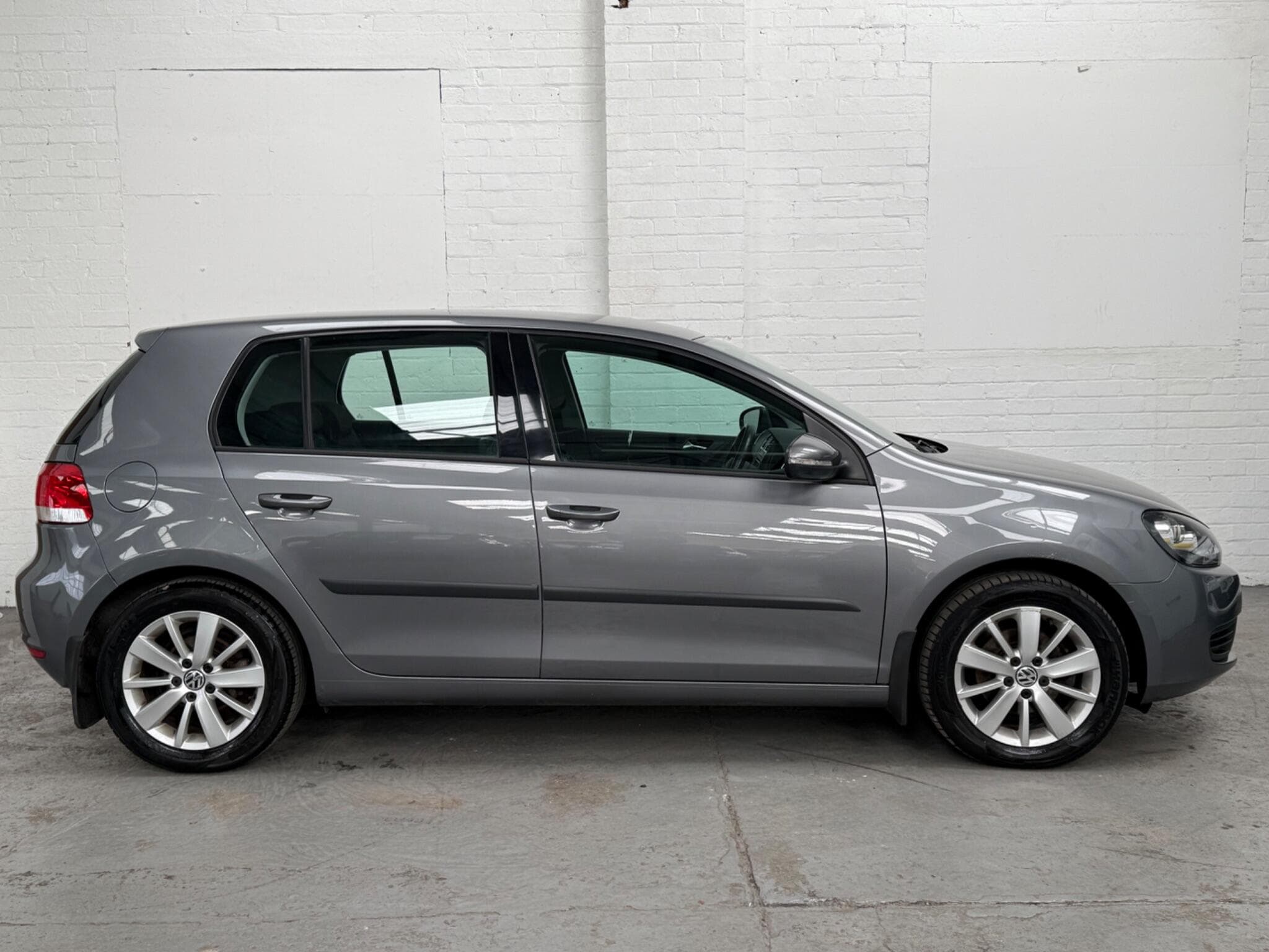 2011 Volkswagen Golf - Thumbnail 3