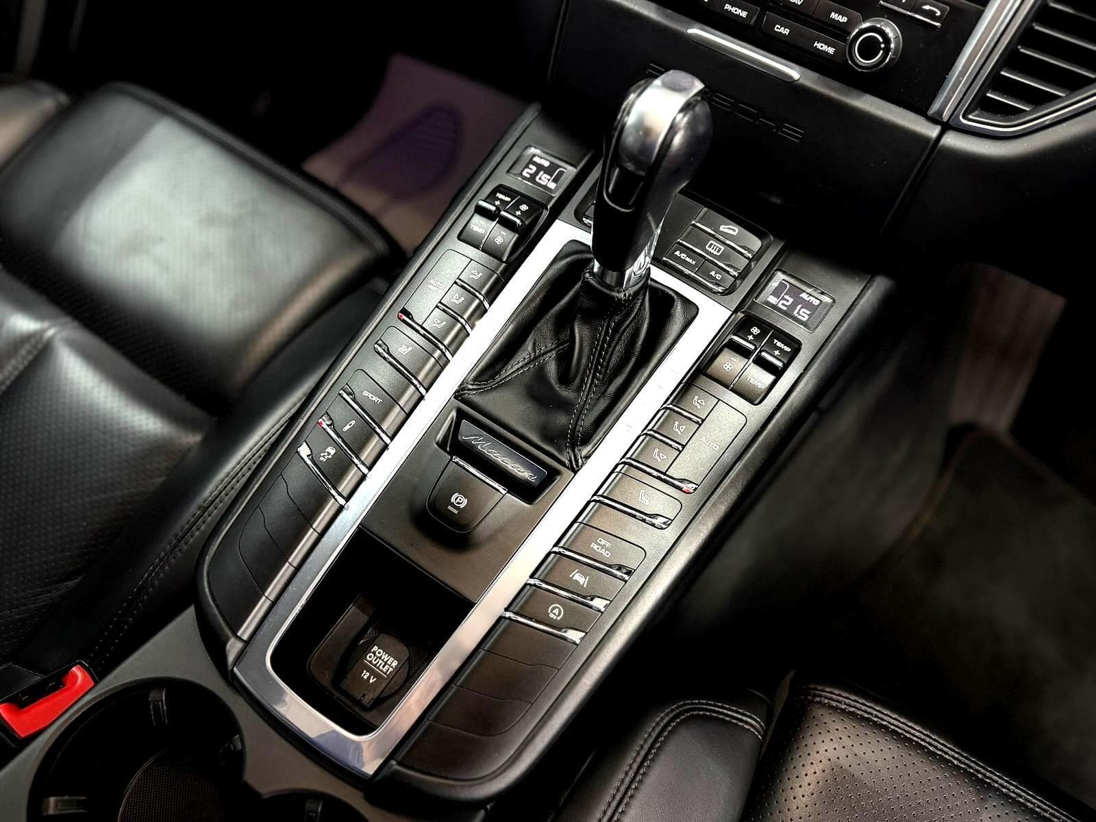 2017 Porsche Macan - Thumbnail 35