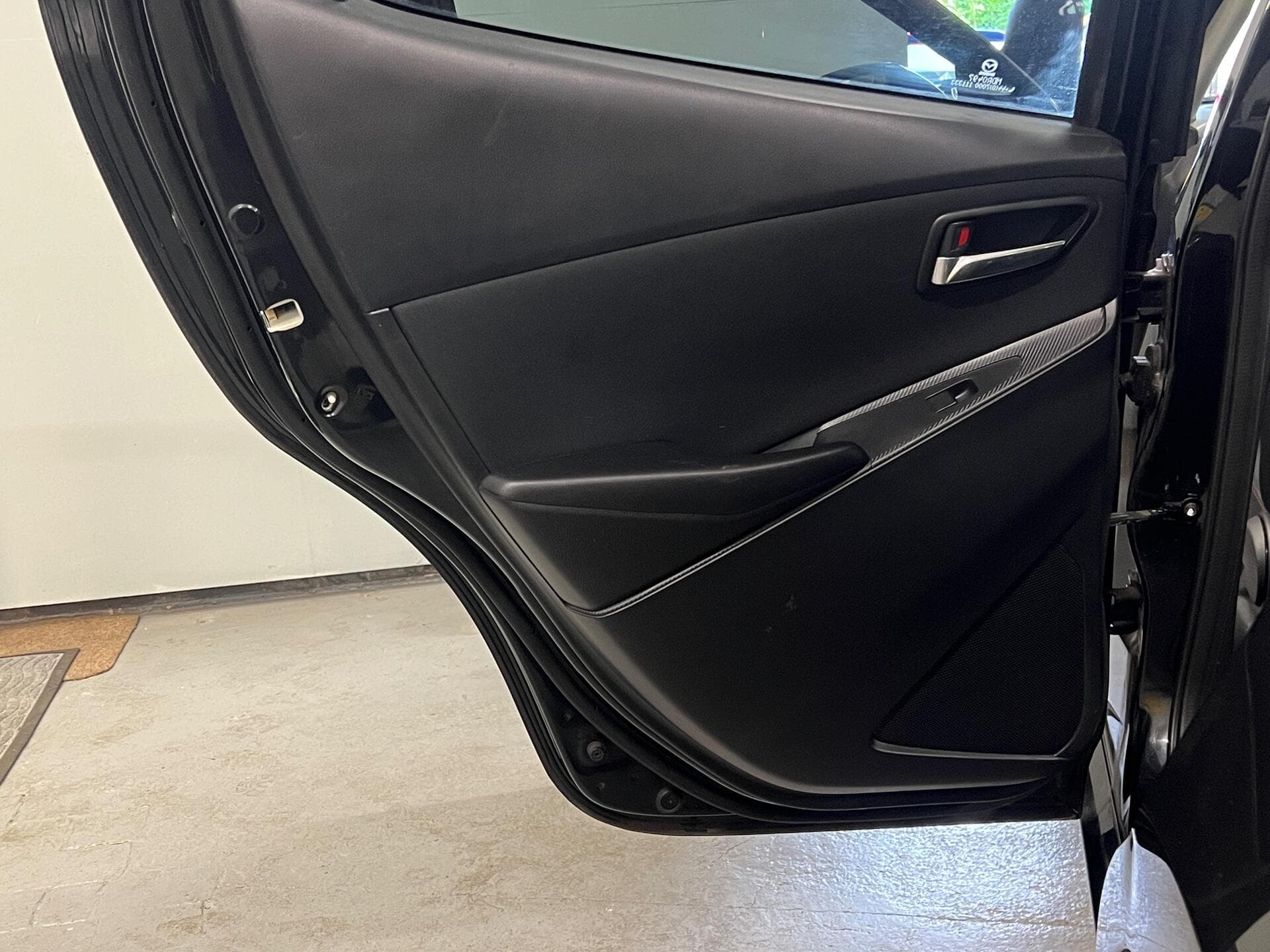 2016 Mazda Mazda2 - Thumbnail 41