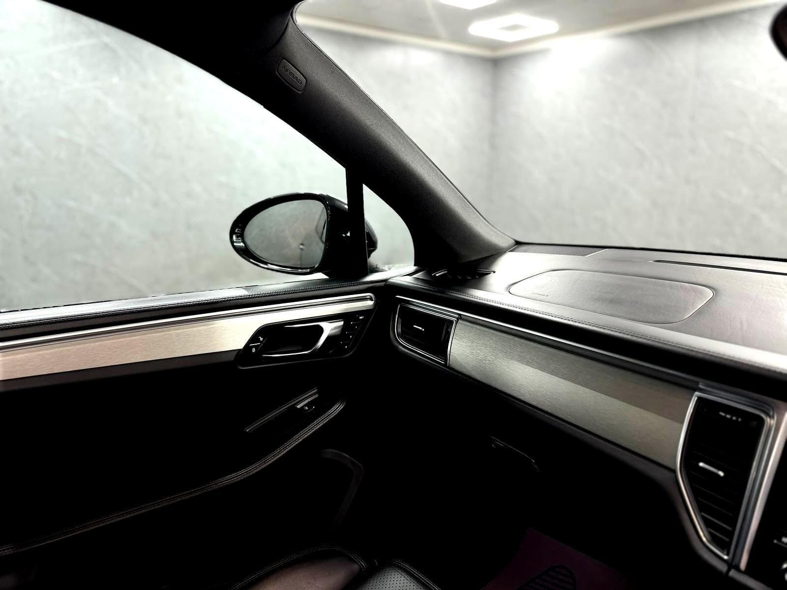 2017 Porsche Macan - Thumbnail 37