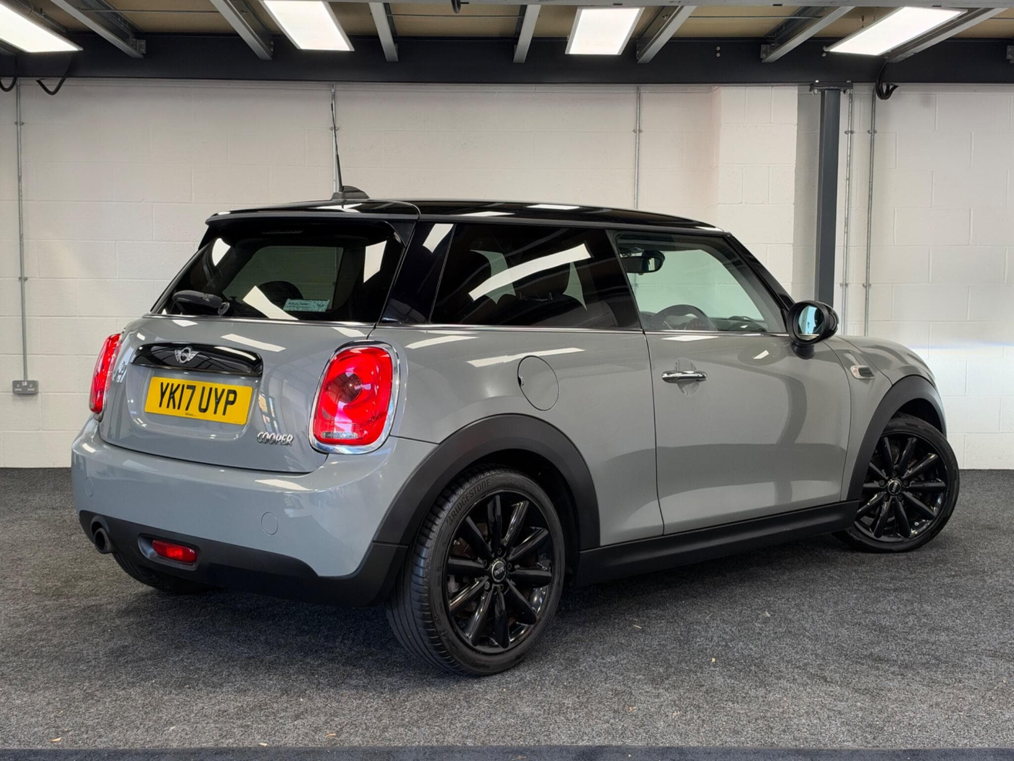 2017 MINI Hatch - Thumbnail 13