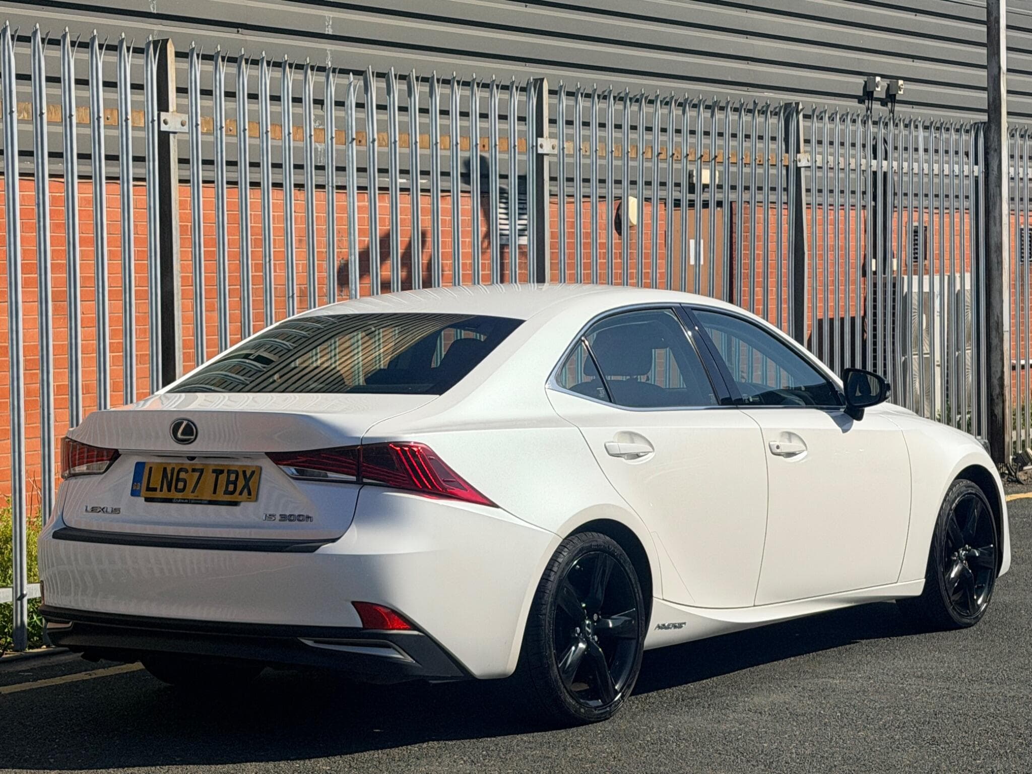 2017 Lexus IS - Image 3