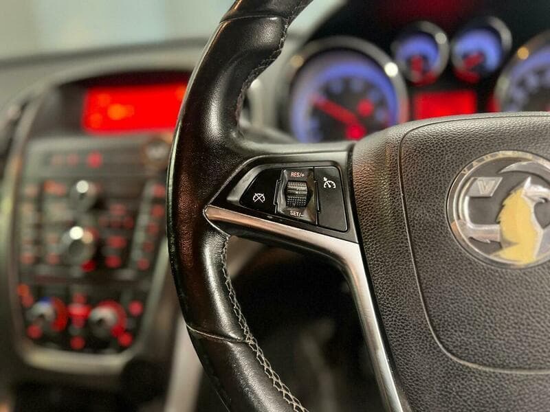 2012 Vauxhall Astra - Thumbnail 24