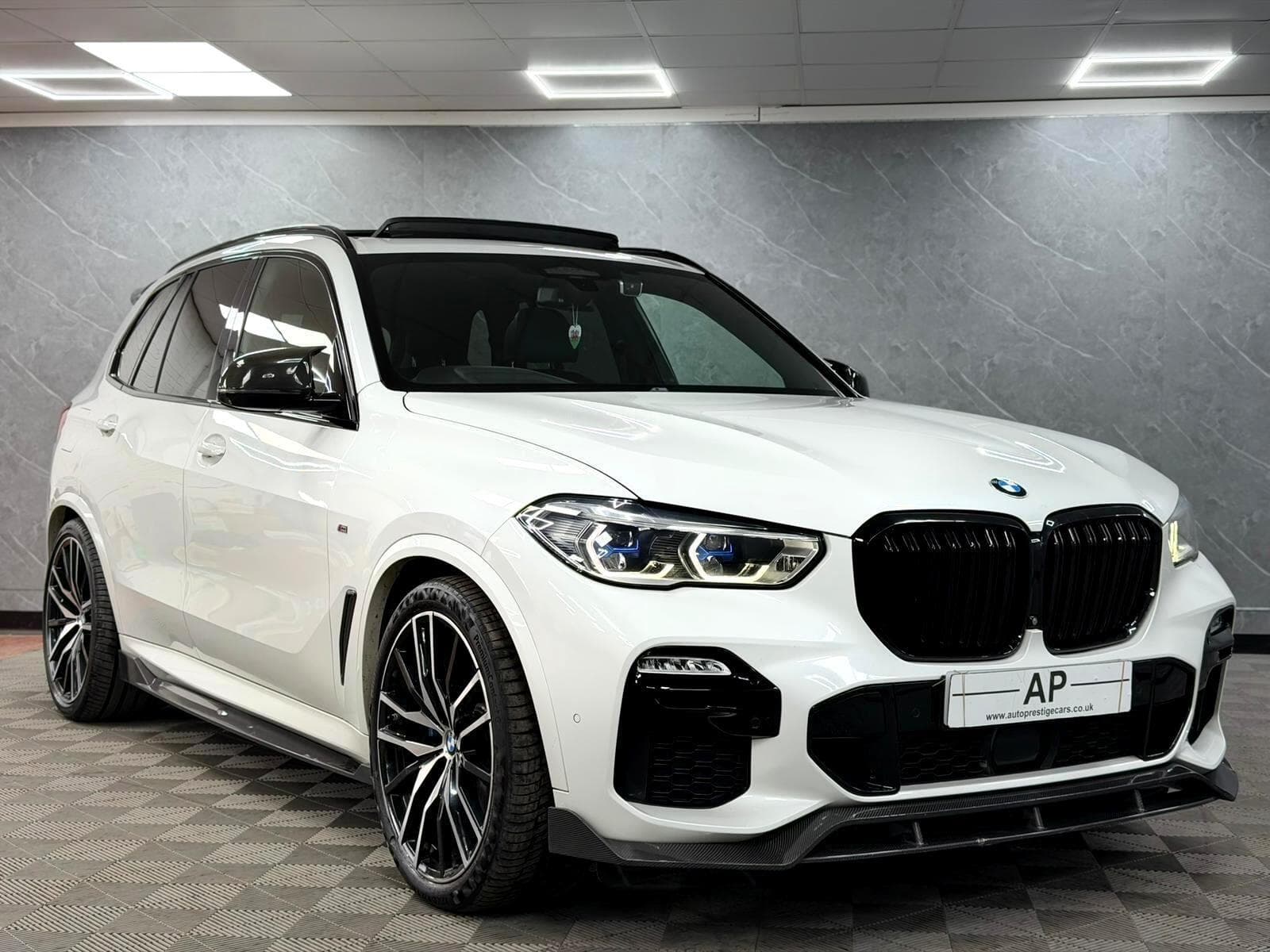 2018 BMW X5 - Main