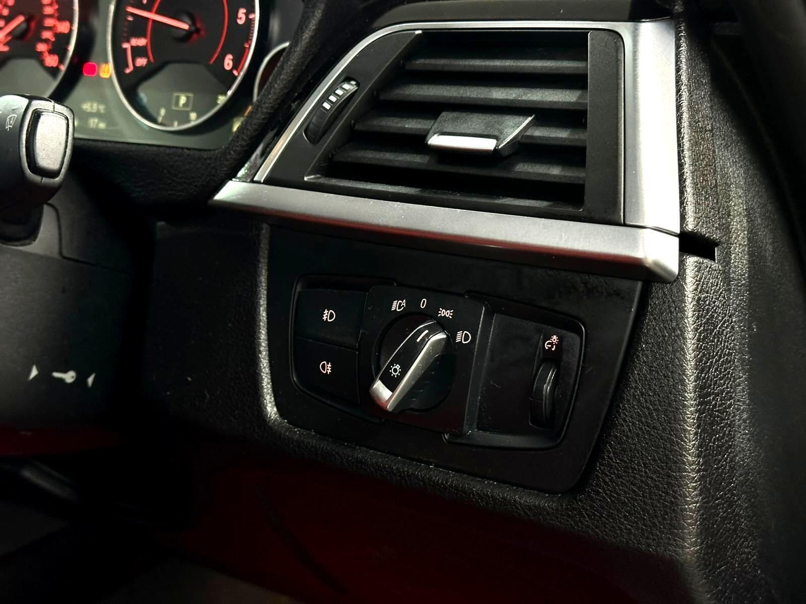 2015 BMW 3 Series - Thumbnail 47