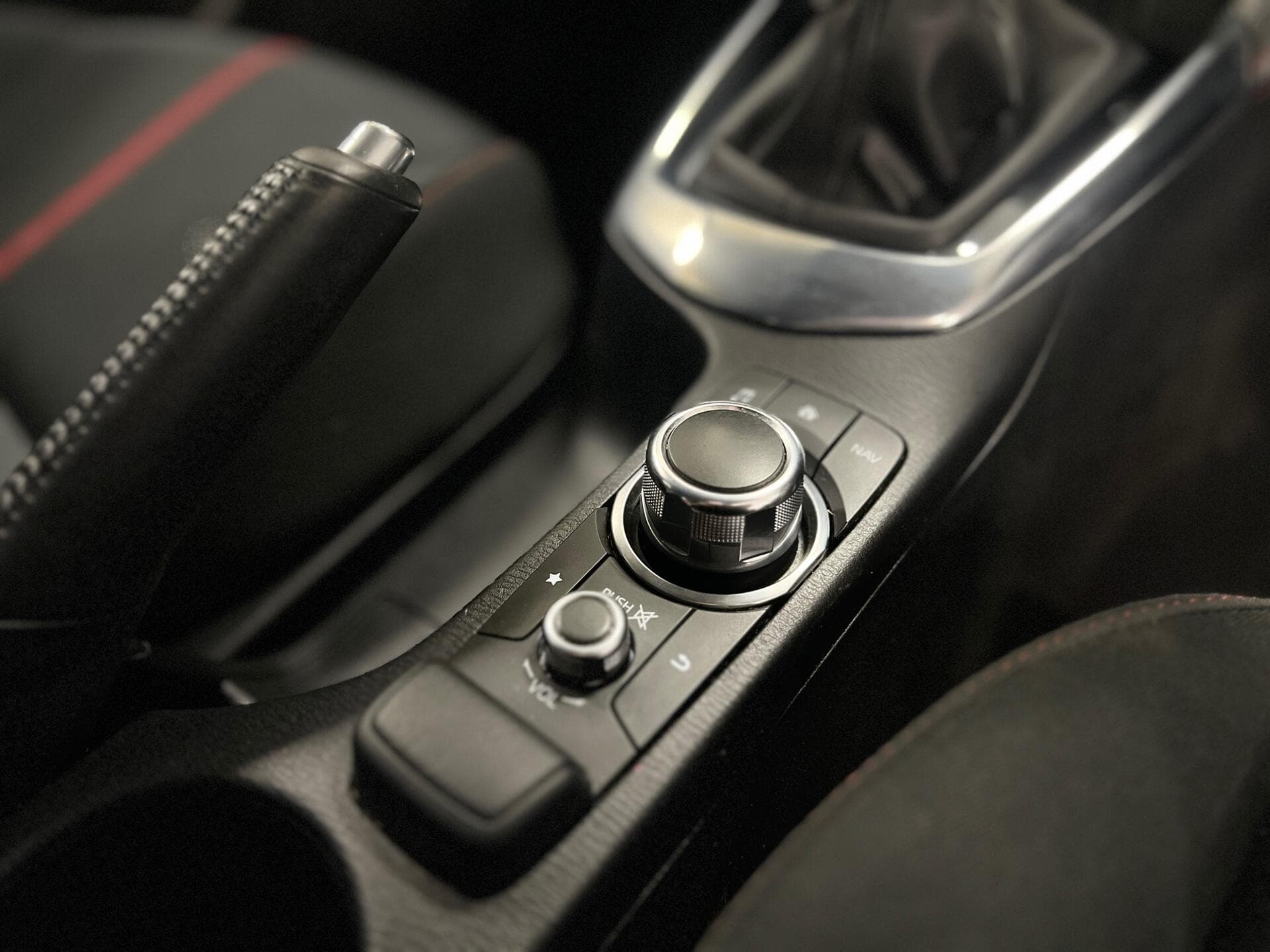 2016 Mazda Mazda2 - Thumbnail 36