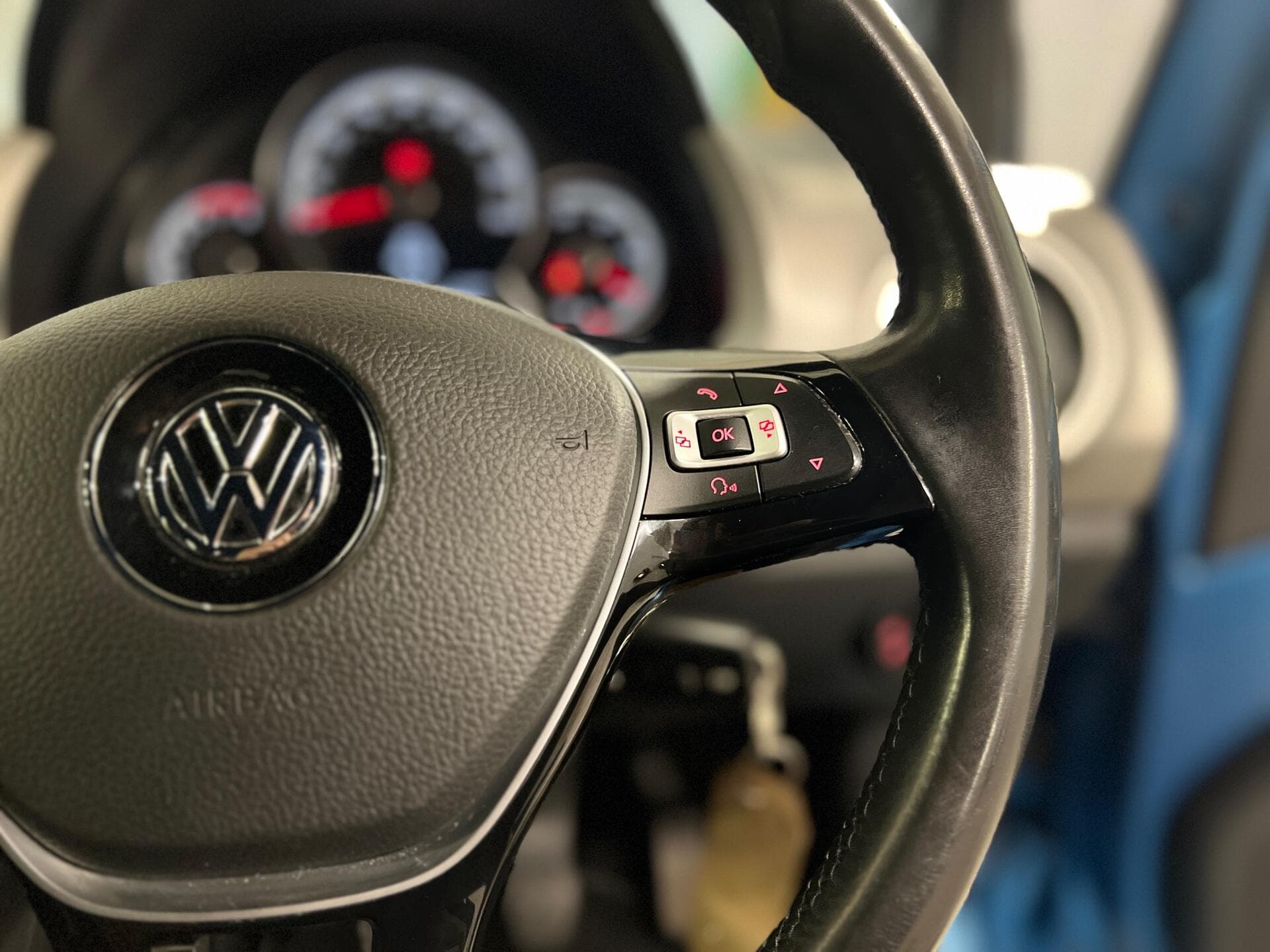 2017 Volkswagen up! - Thumbnail 23