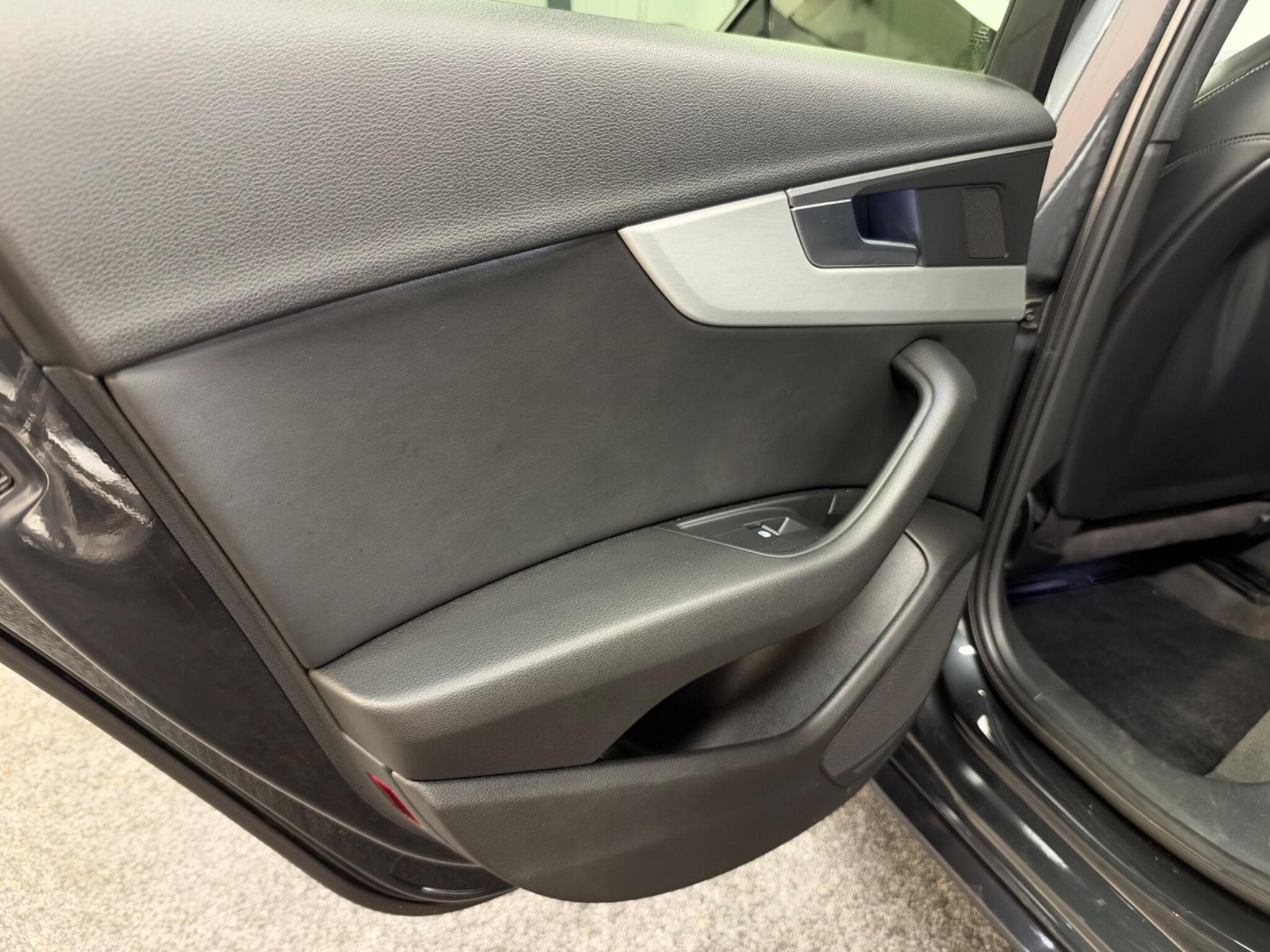 2016 Audi A4 - Thumbnail 35