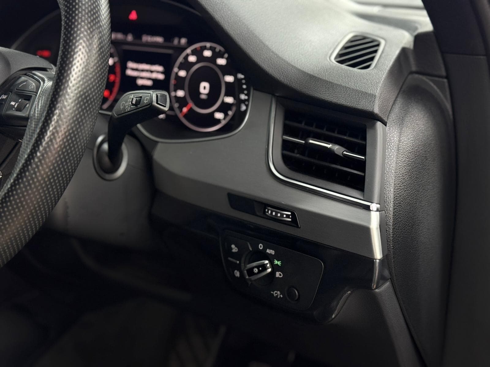 2017 Audi Q7 - Thumbnail 37