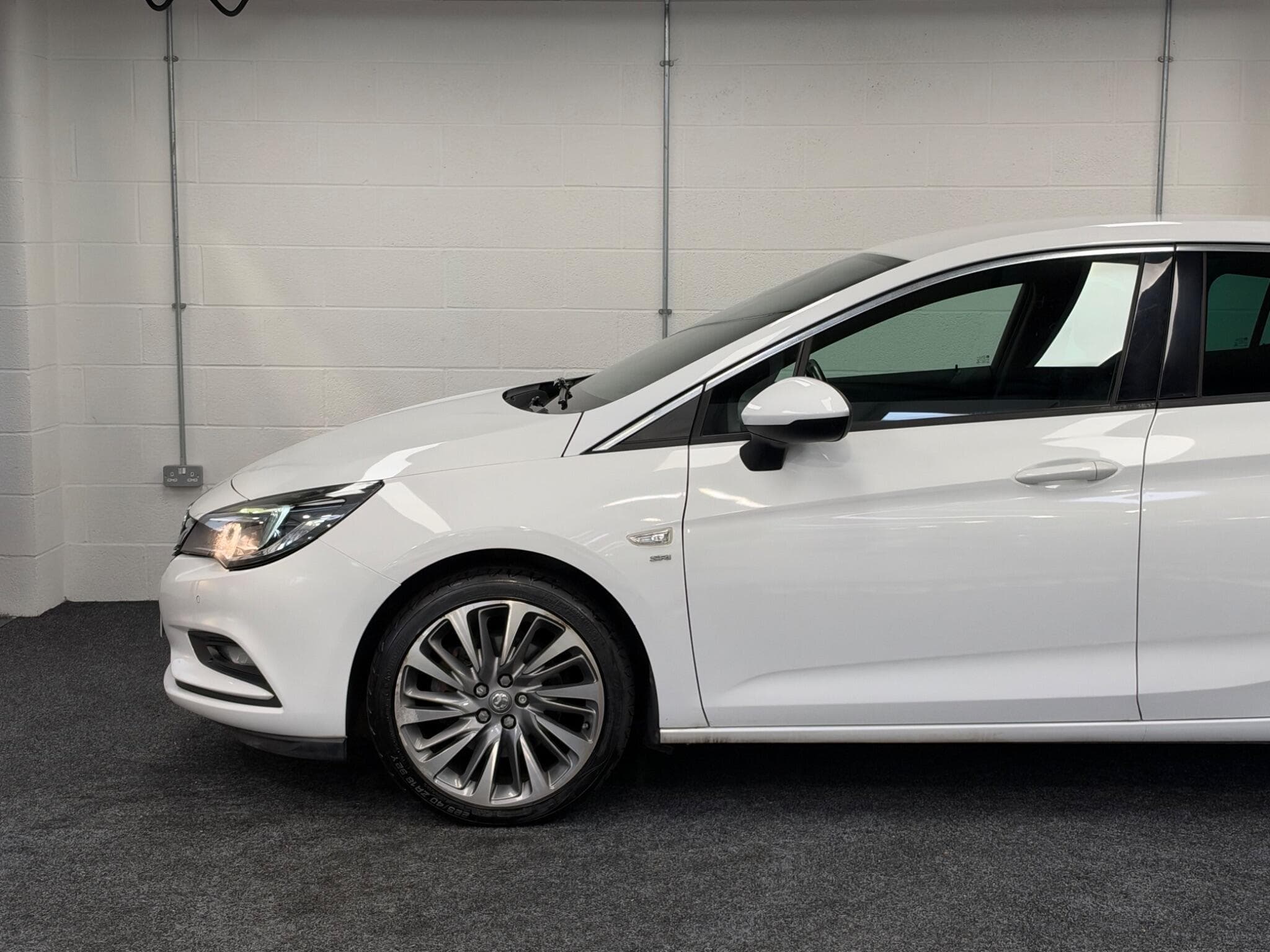 2016 Vauxhall Astra - Thumbnail 5