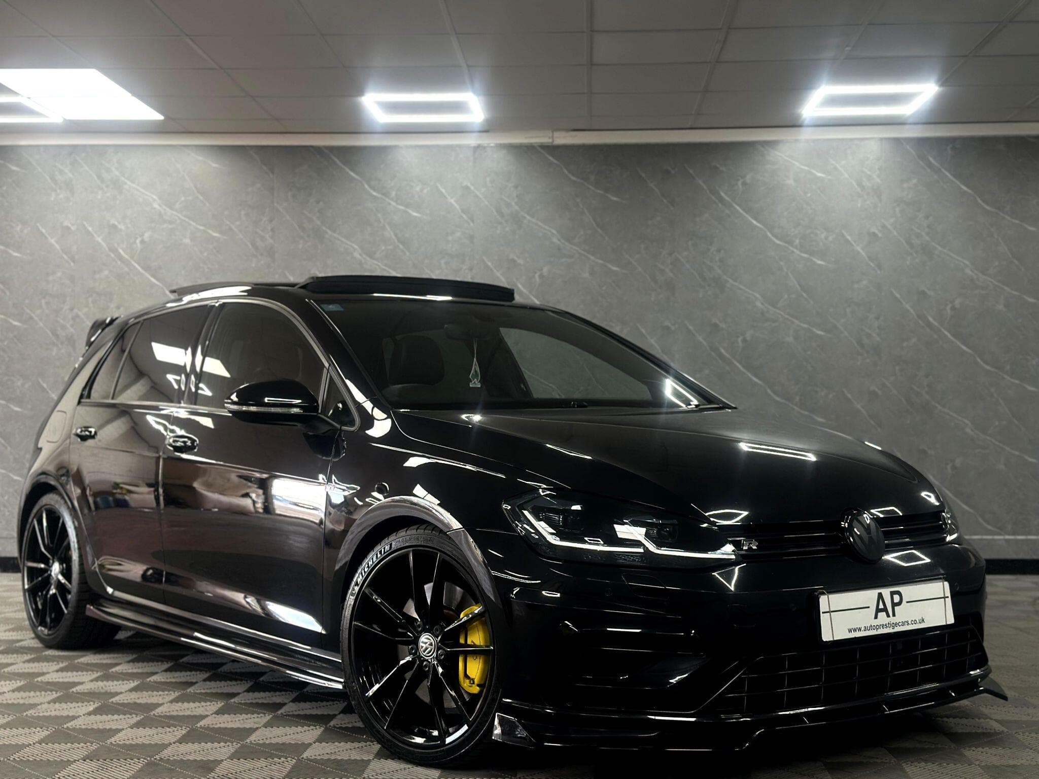 2018 Volkswagen Golf - Image 1