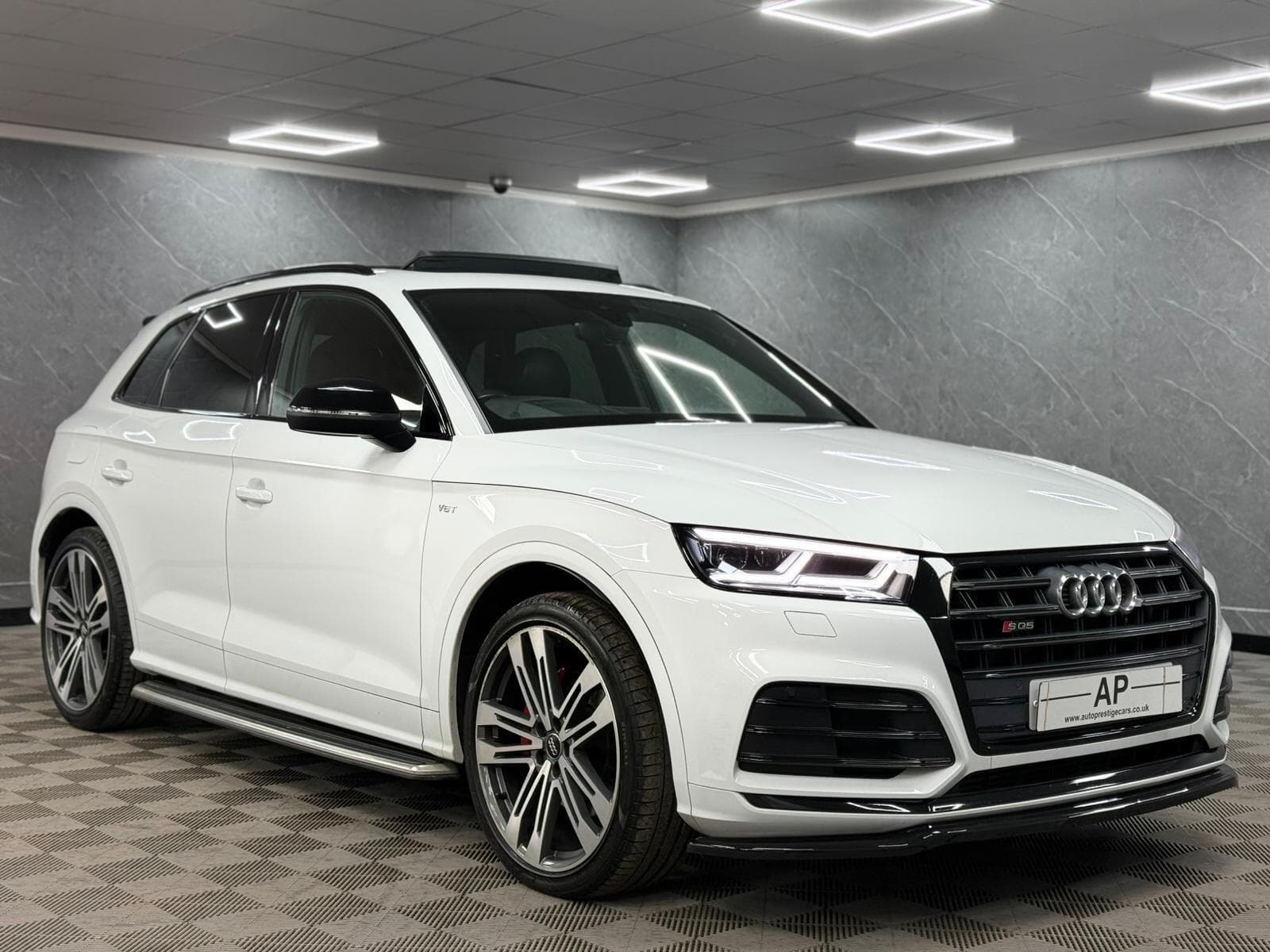 2018 Audi SQ5 - Thumbnail 25