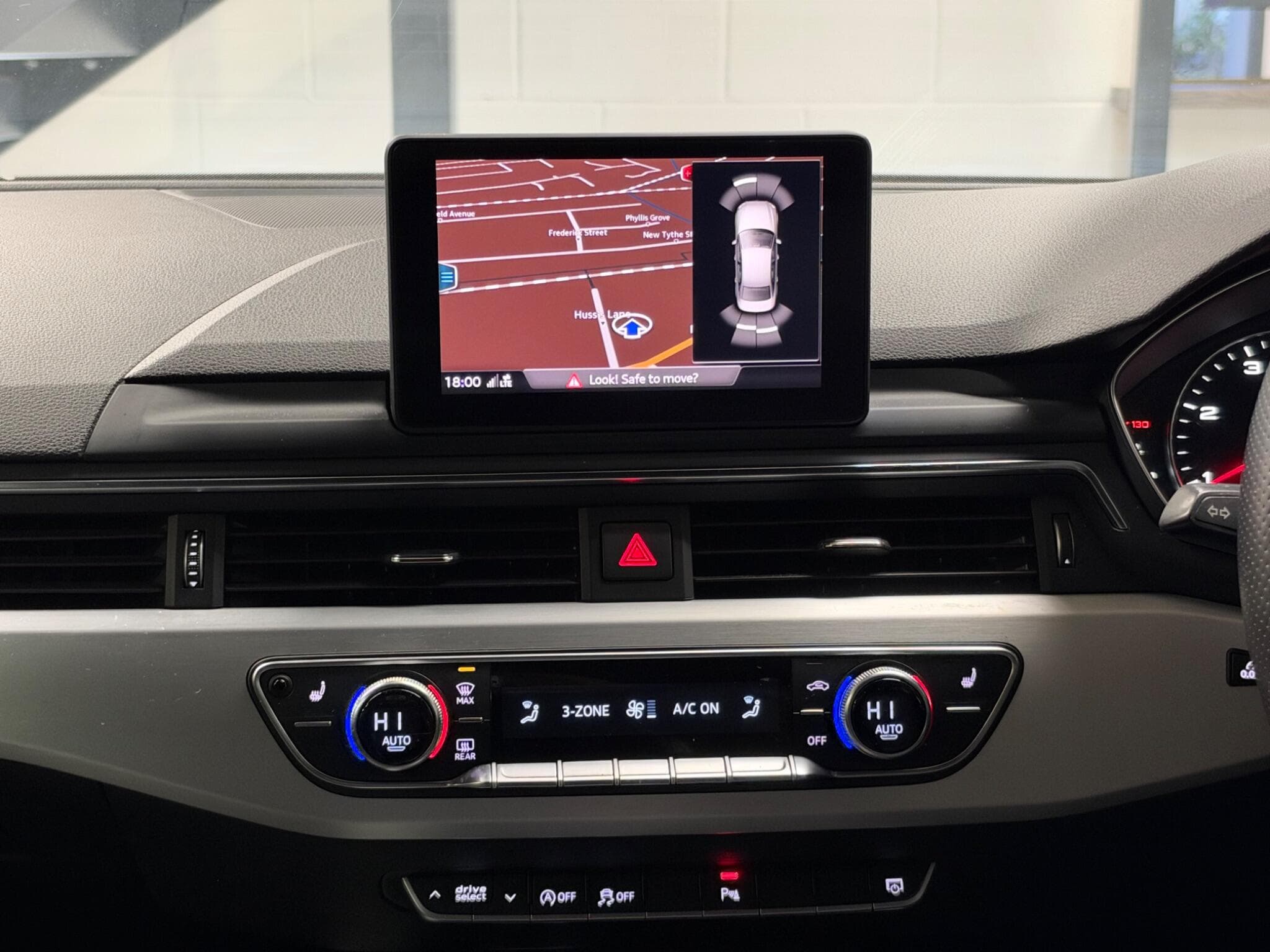 2016 Audi A4 - Thumbnail 38
