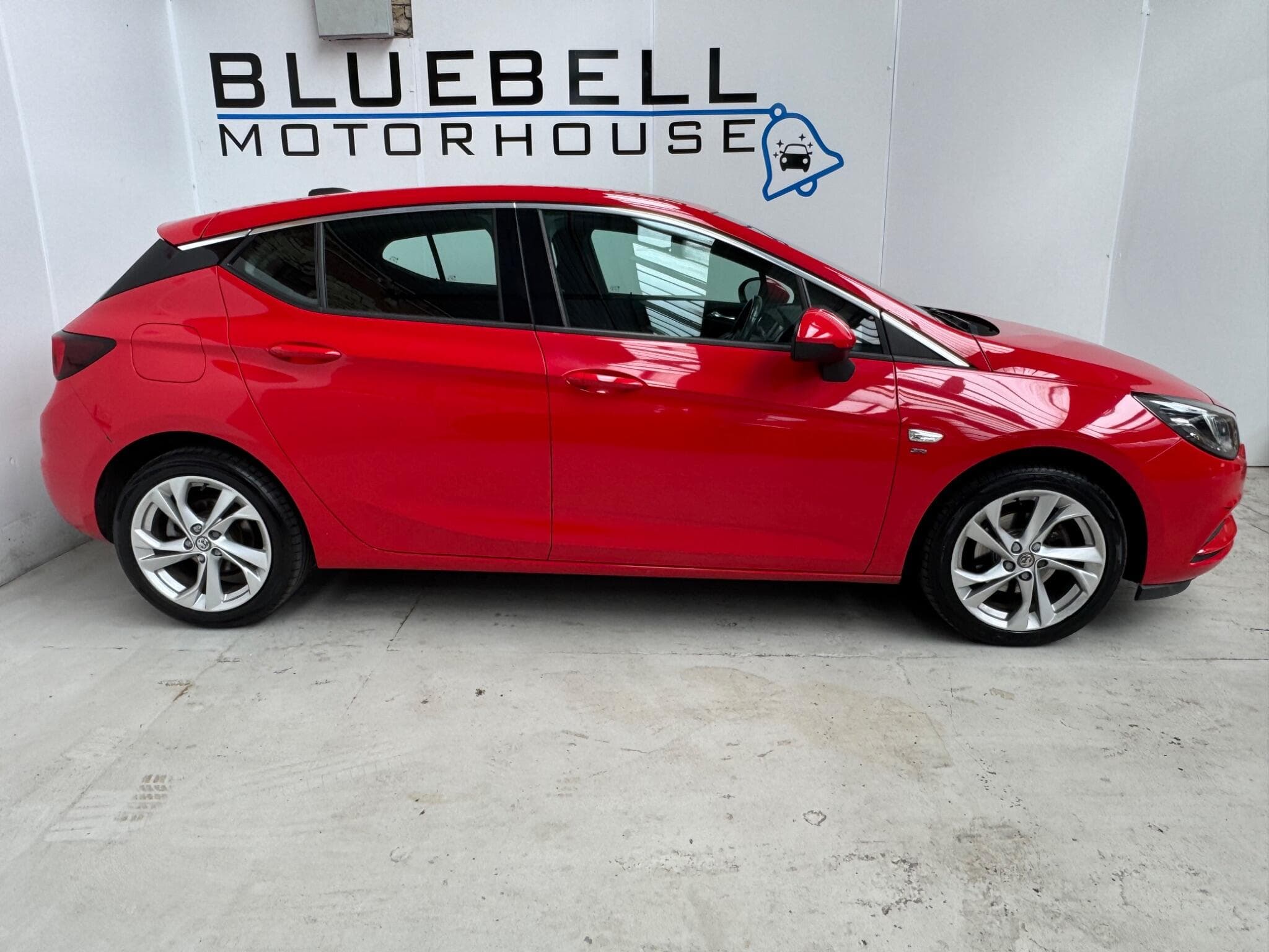 2017 Vauxhall Astra - Thumbnail 9