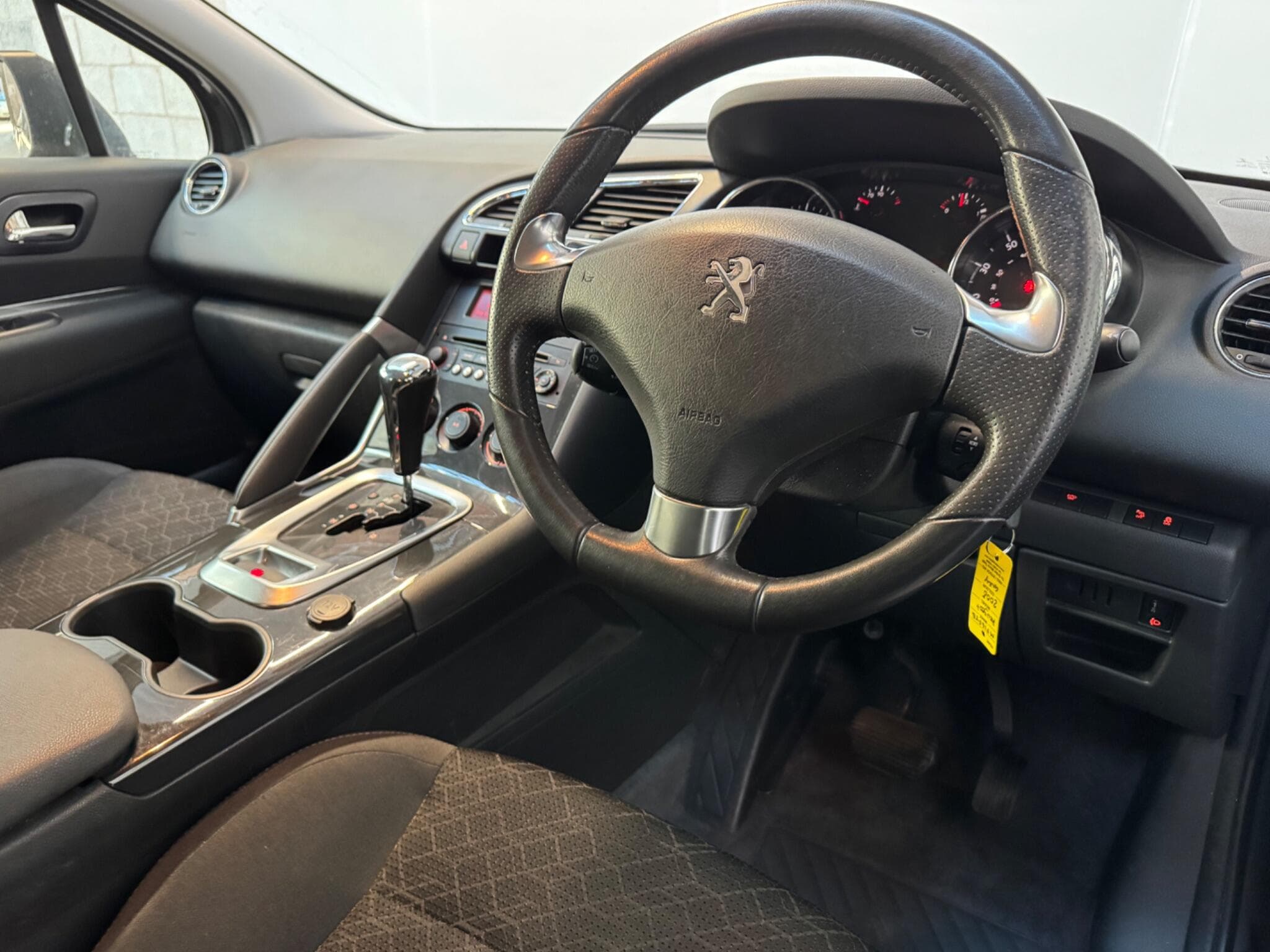 2016 Peugeot 3008 - Image 4
