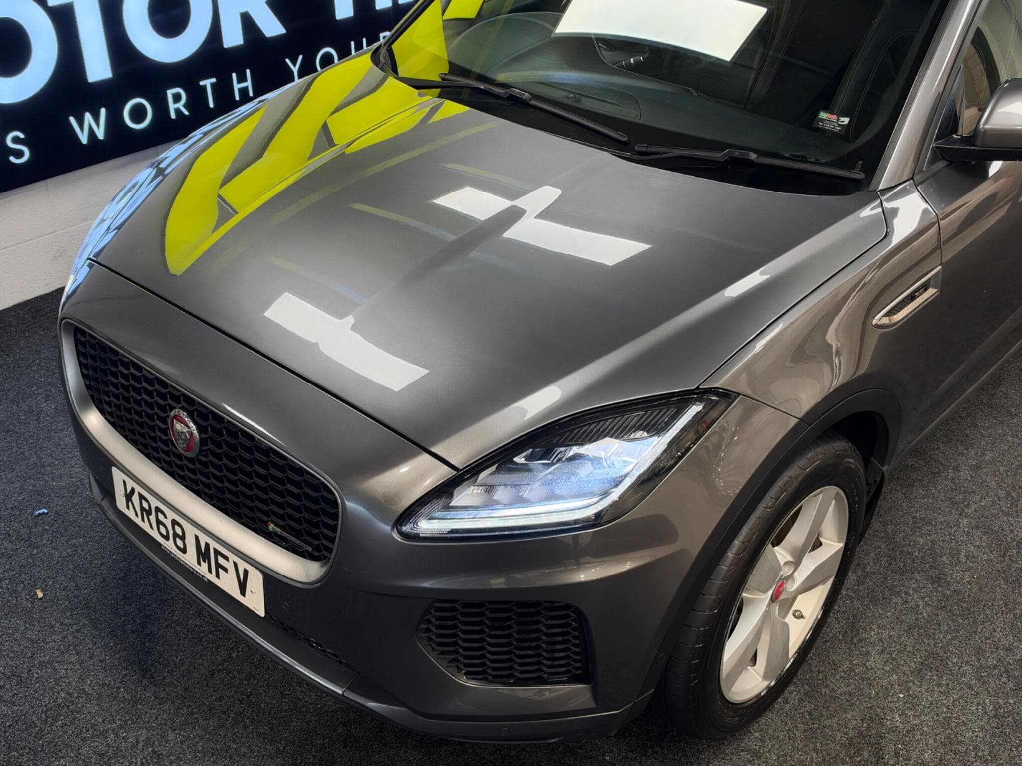 2018 Jaguar E-PACE - Thumbnail 44