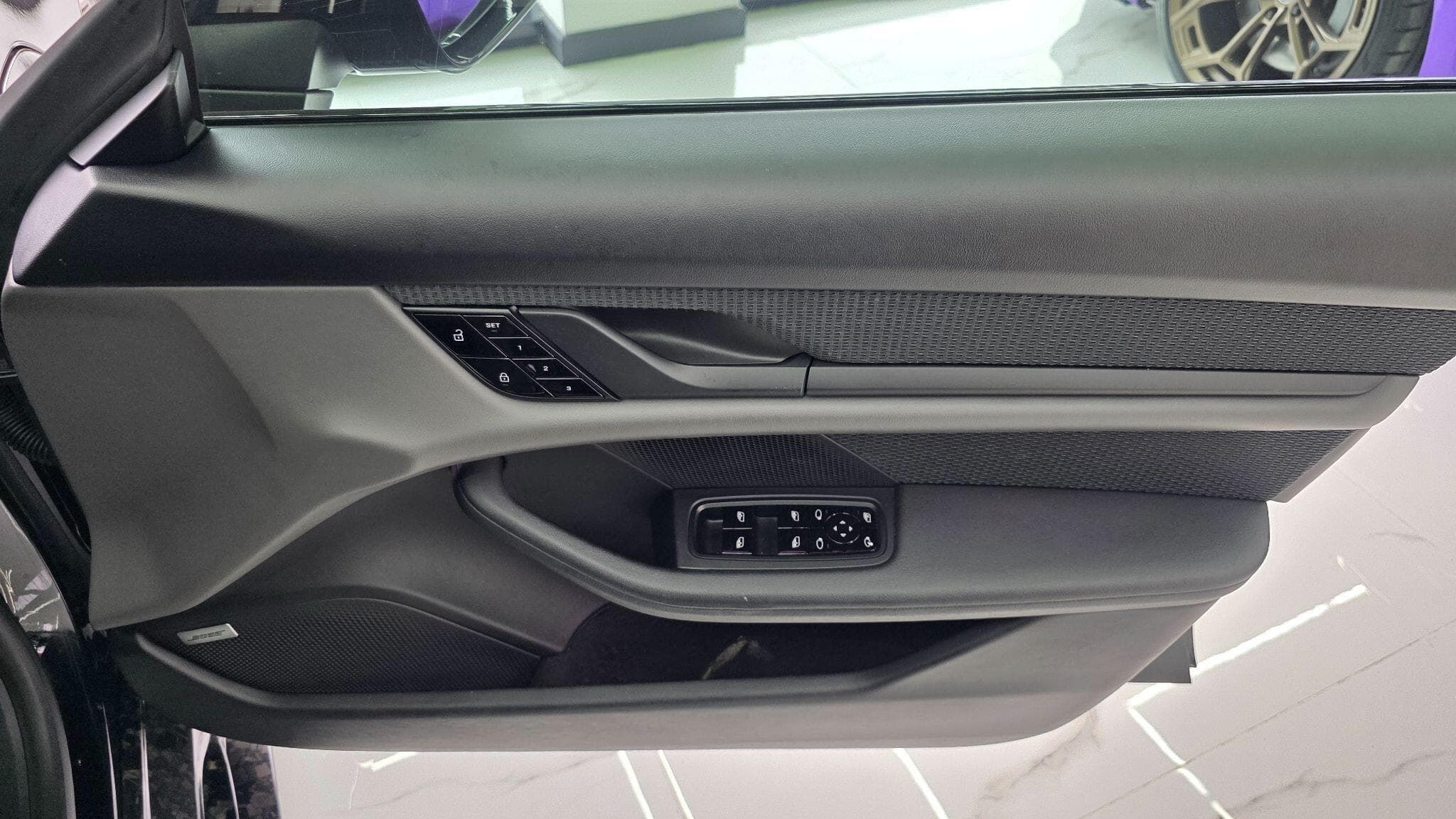 2020 Porsche Taycan - Thumbnail 17