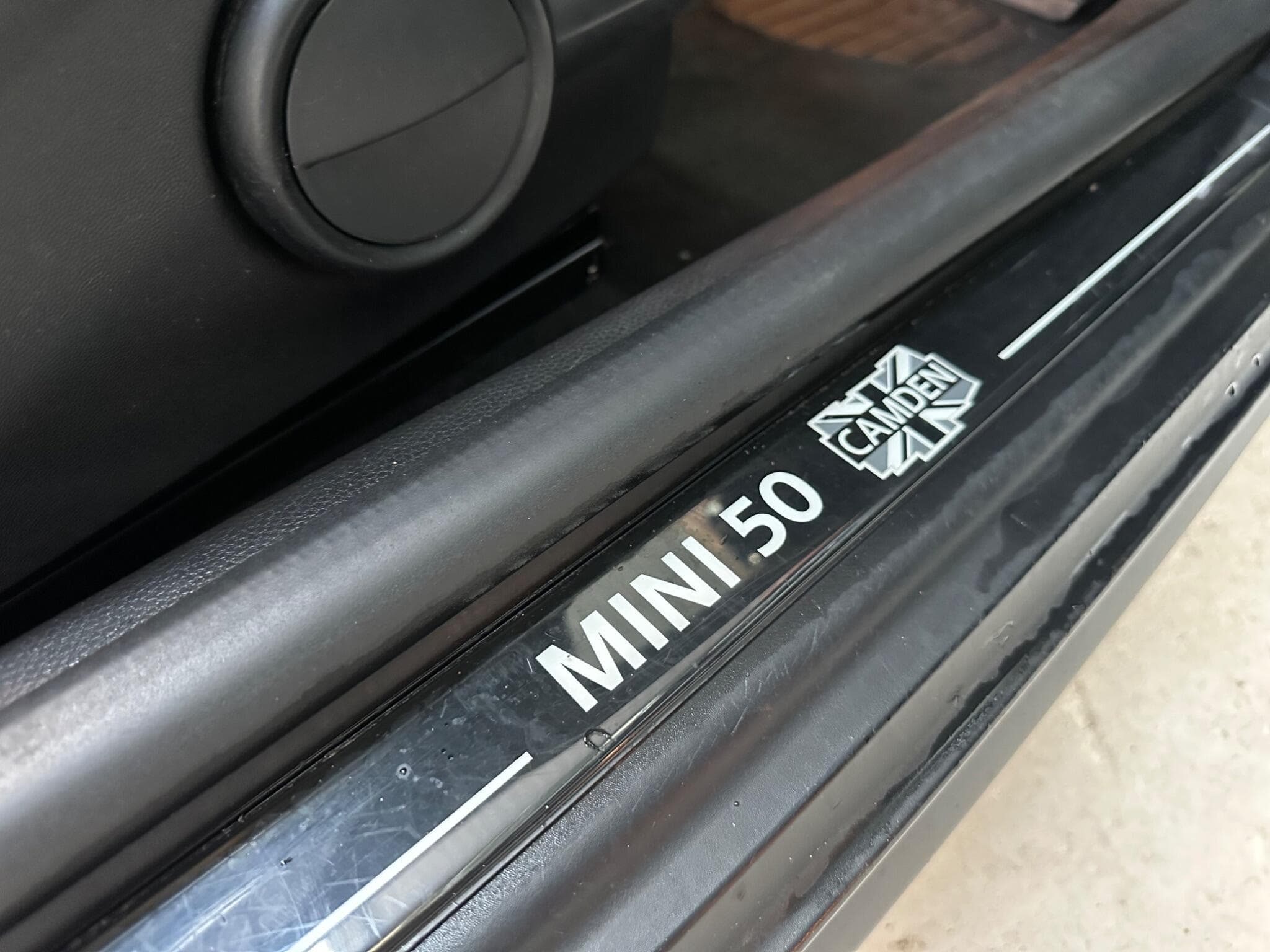 2010 MINI Hatch - Thumbnail 21