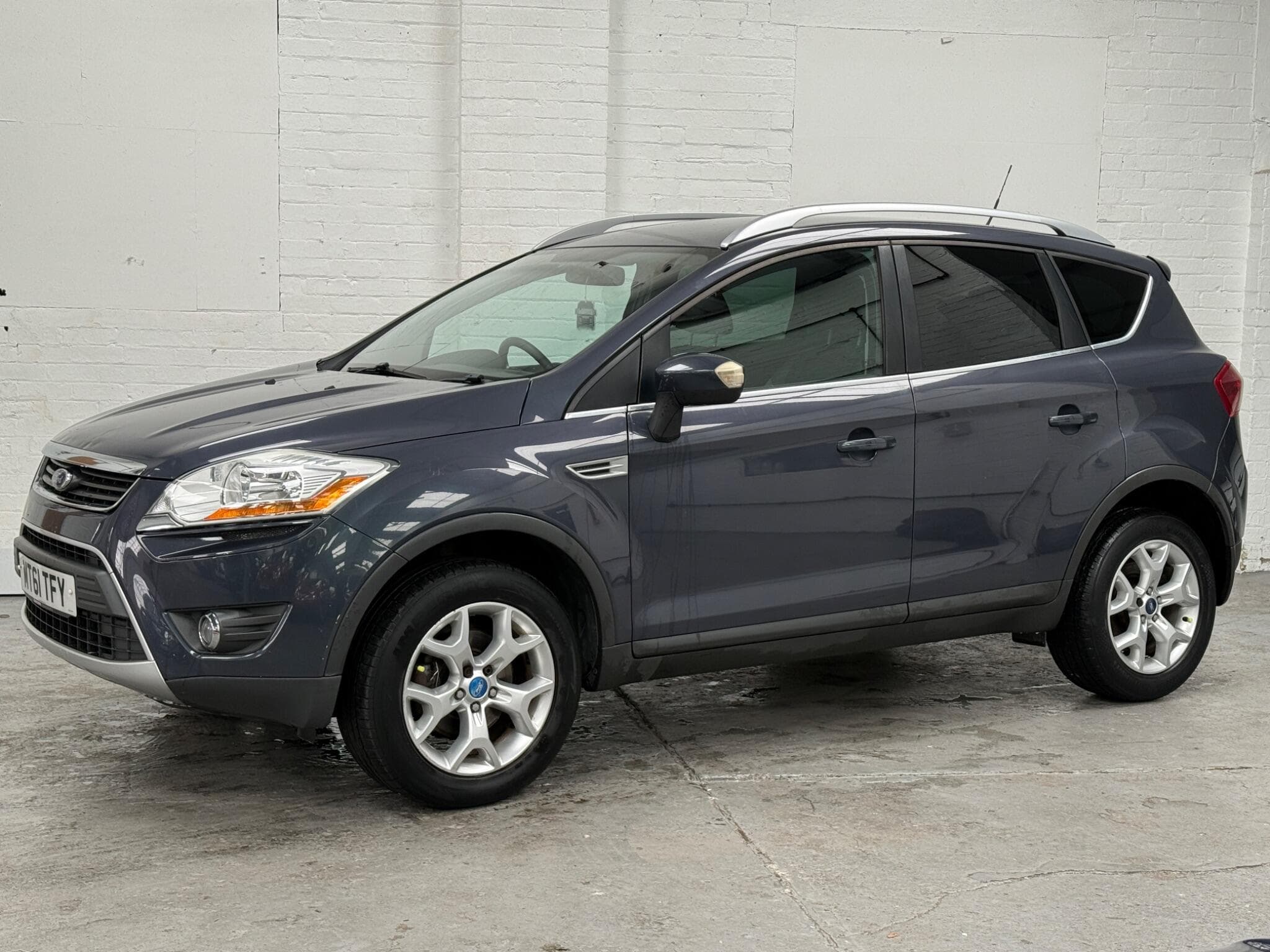 2011 Ford Kuga - Thumbnail 3