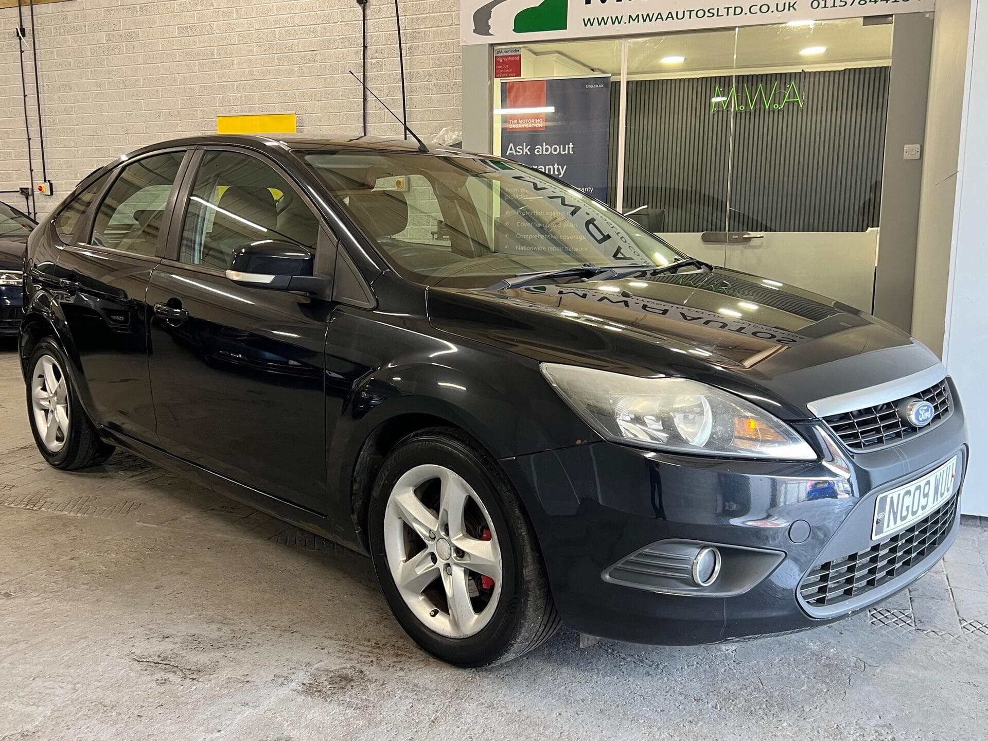 2009 Ford Focus - Thumbnail 5