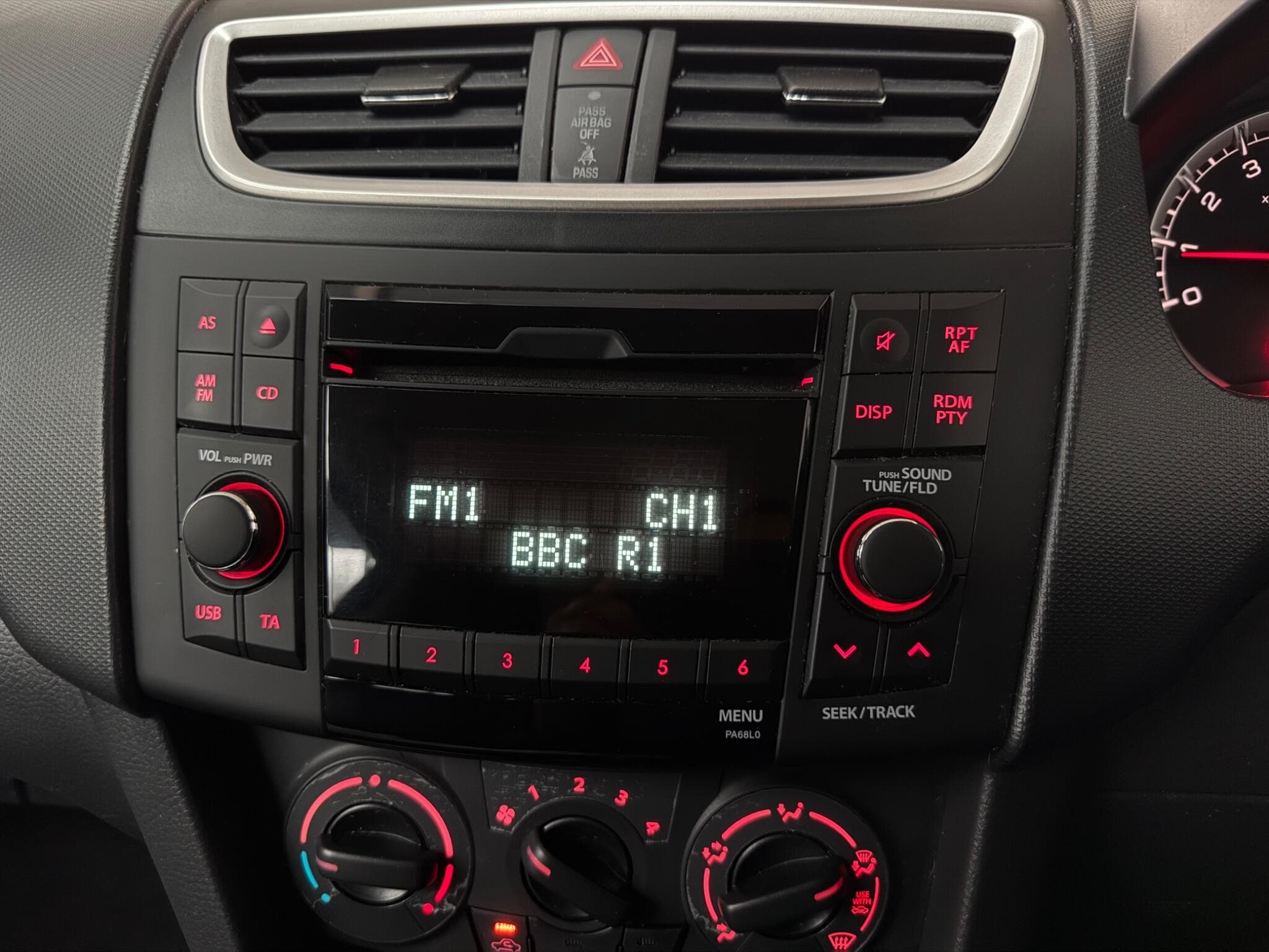 2012 Suzuki Swift - Thumbnail 13