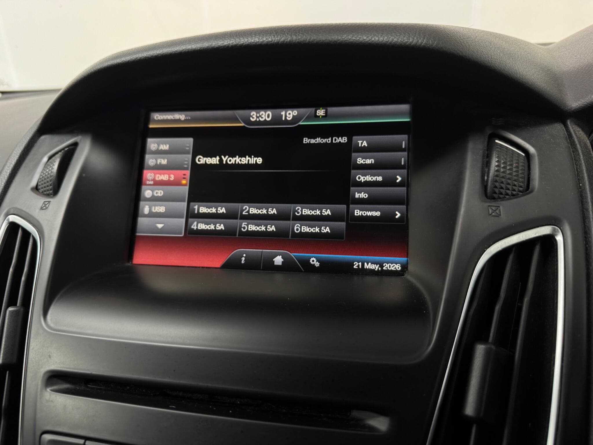 2015 Ford Focus - Thumbnail 16