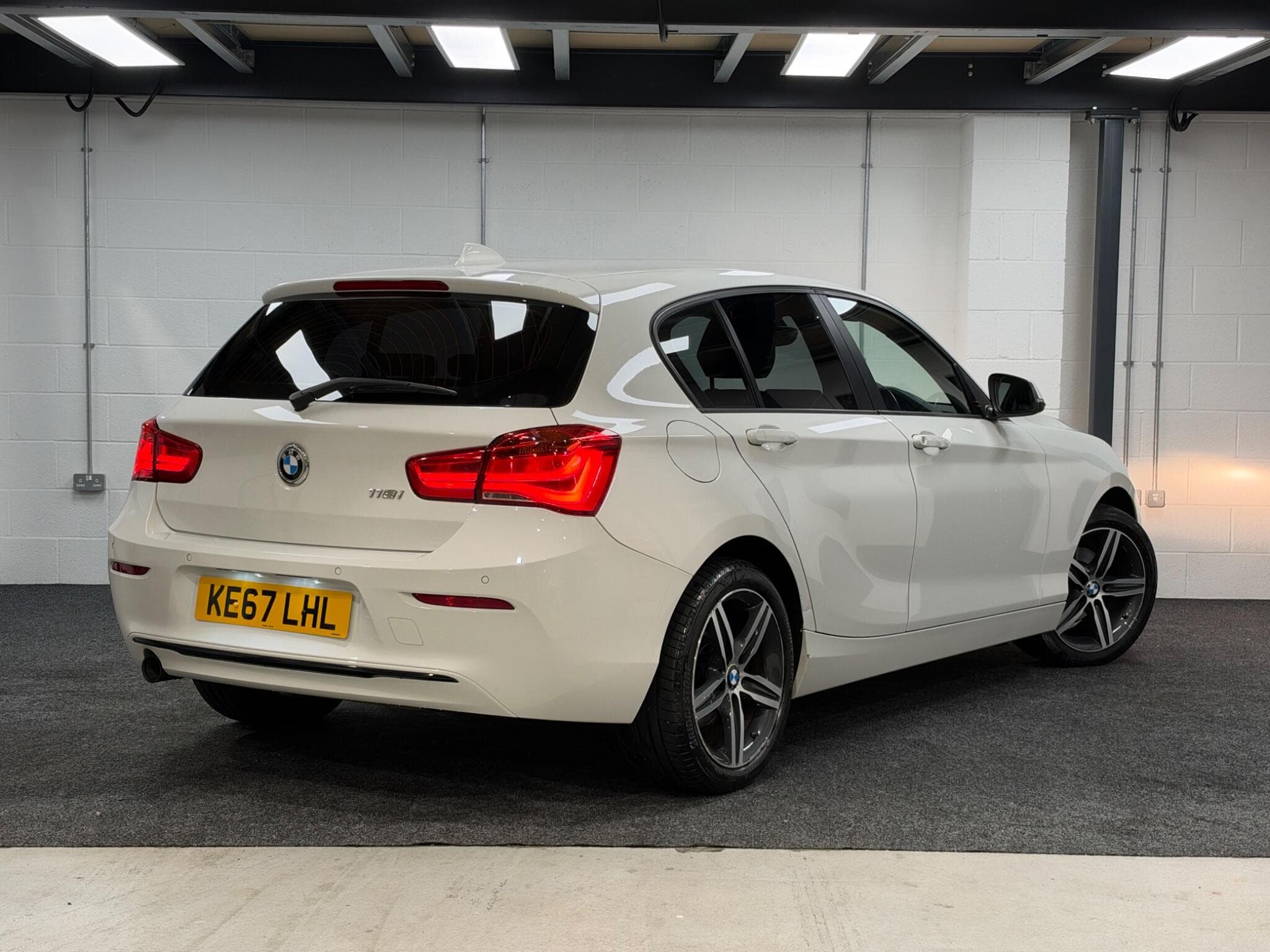 2017 BMW 1 Series - Thumbnail 15
