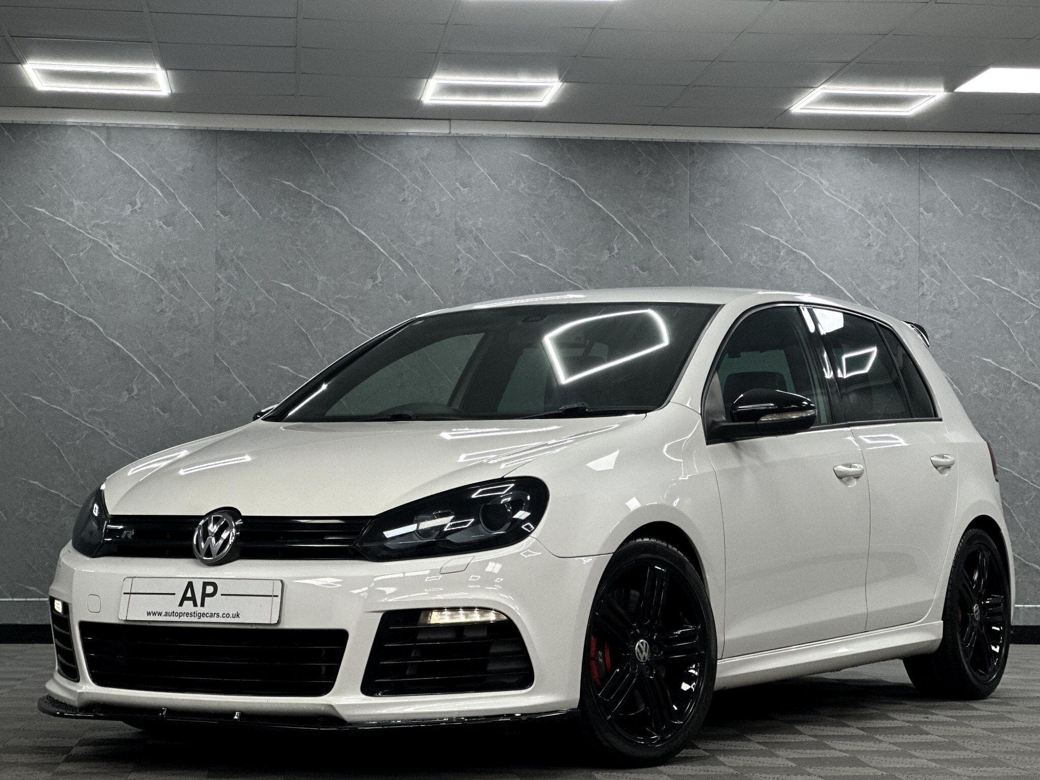2011 Volkswagen Golf - Image 3