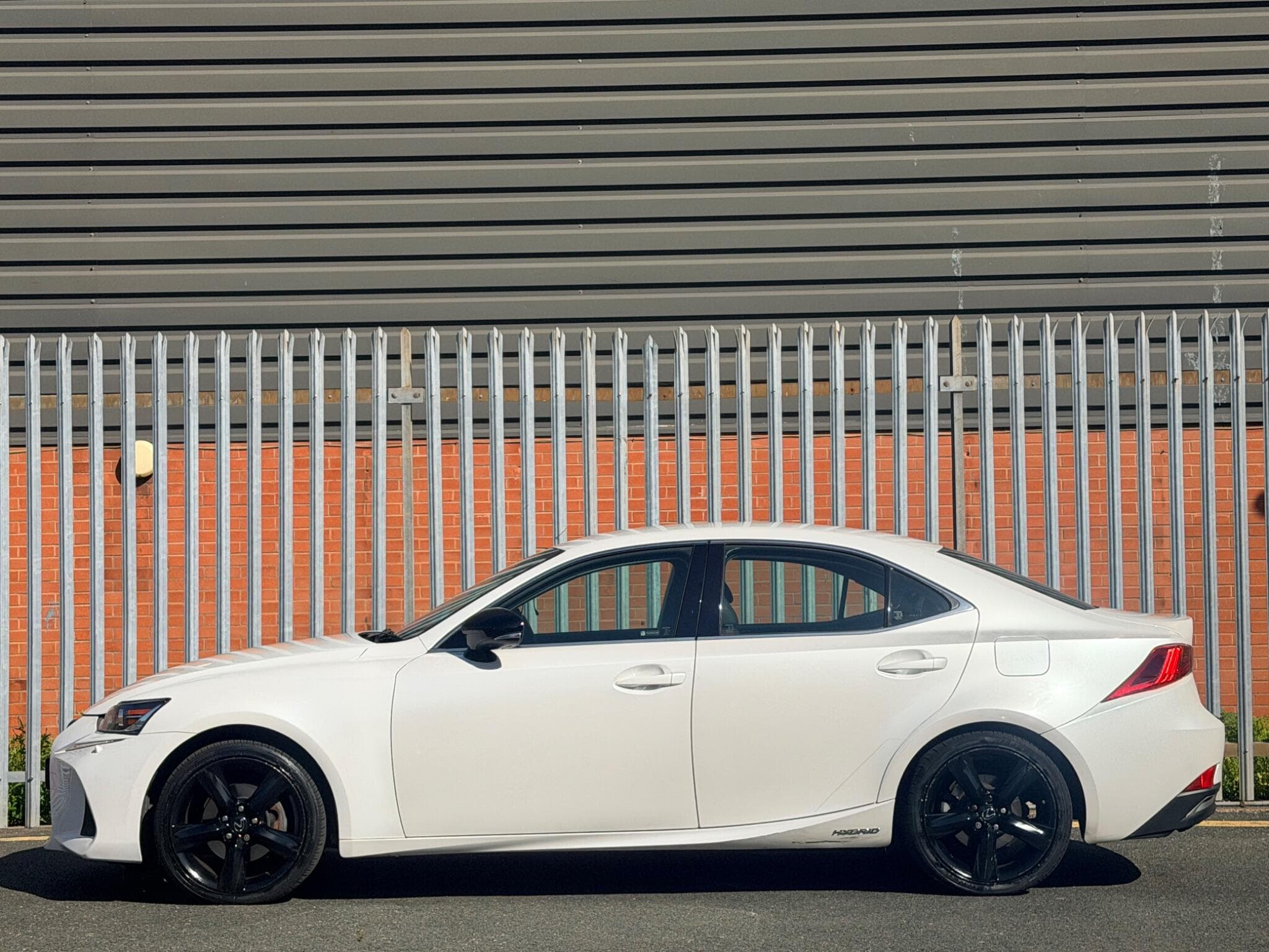 2017 Lexus IS - Thumbnail 9