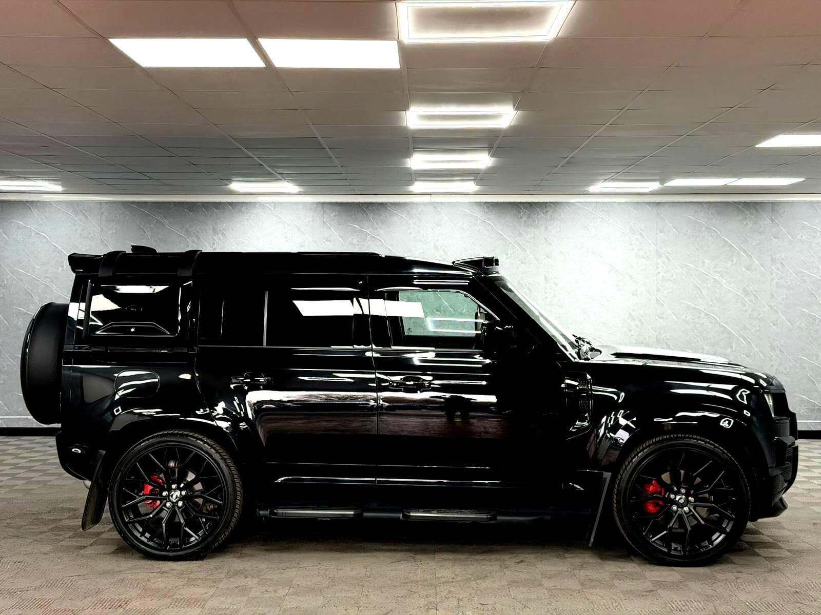 2024 Land Rover Defender 110 - Thumbnail 28